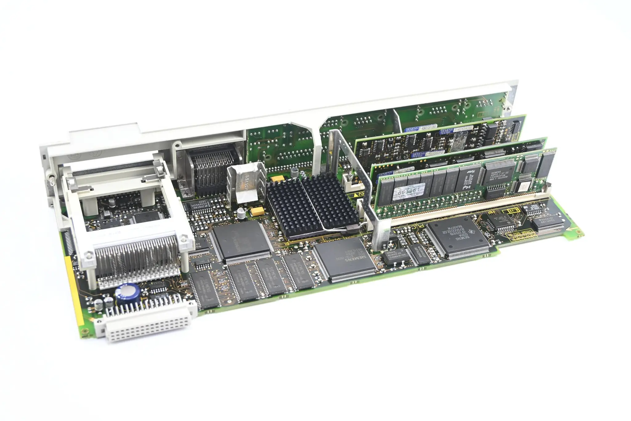 Produktfoto 1 von GENERALÜBERHOLT Siemens Sinumerik 840DE NCU571.3 6FC5357-0BB11-0AE1 Ver. B