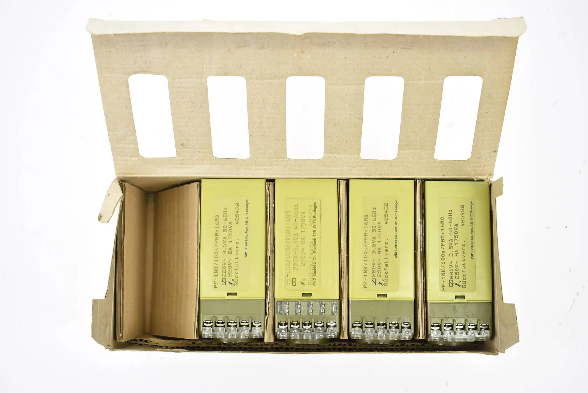 Produktfoto 1 von Pilz Zeitrelais 4 Stück PF-1NK/100s/FBM:16M0 ( 485432 )