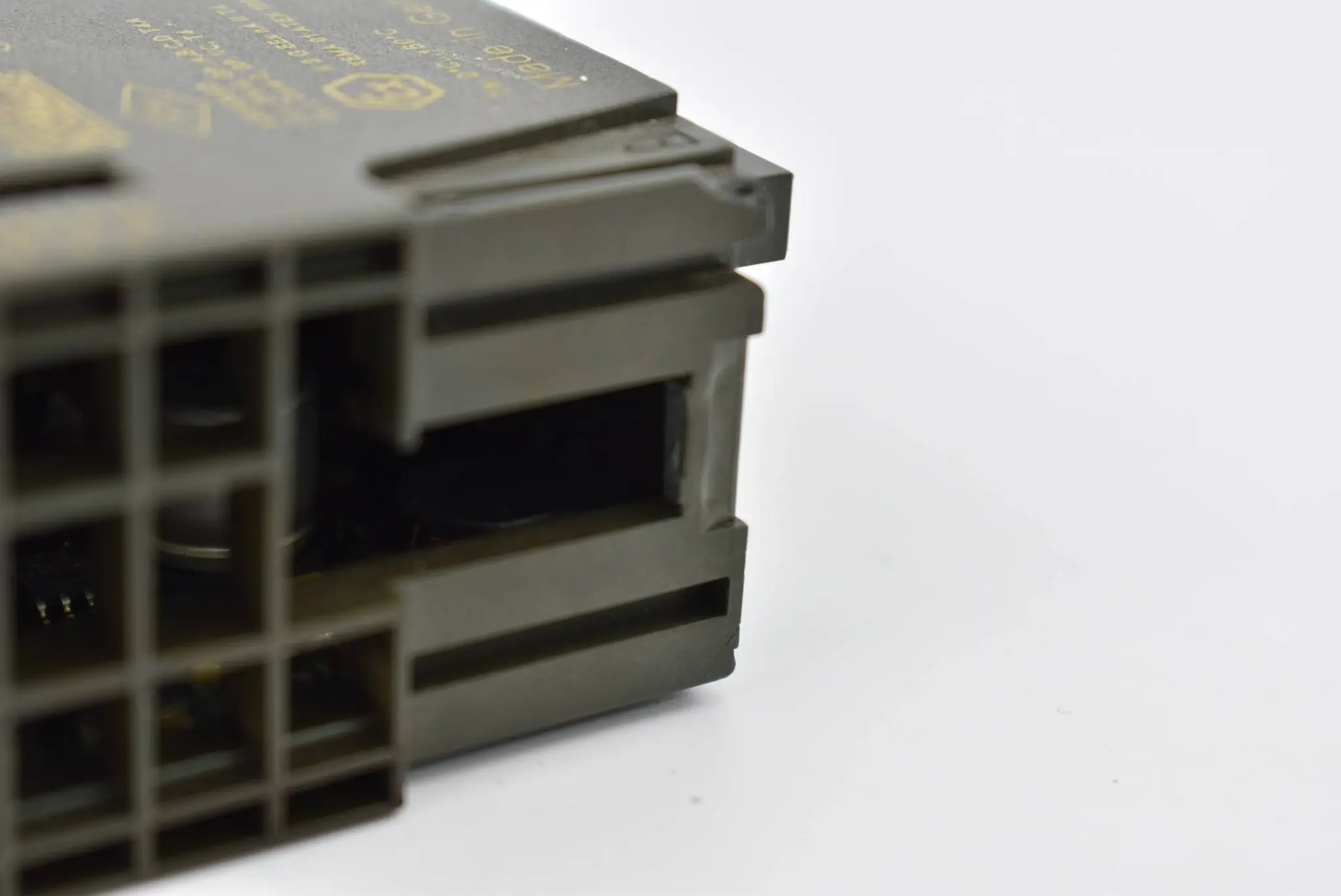 Produktfoto 1 von Siemens simatic S7 ET200S 24BDC 6ES7138-4FA02-0AB0 ( 6ES7 138-4FA02-0AB0 )