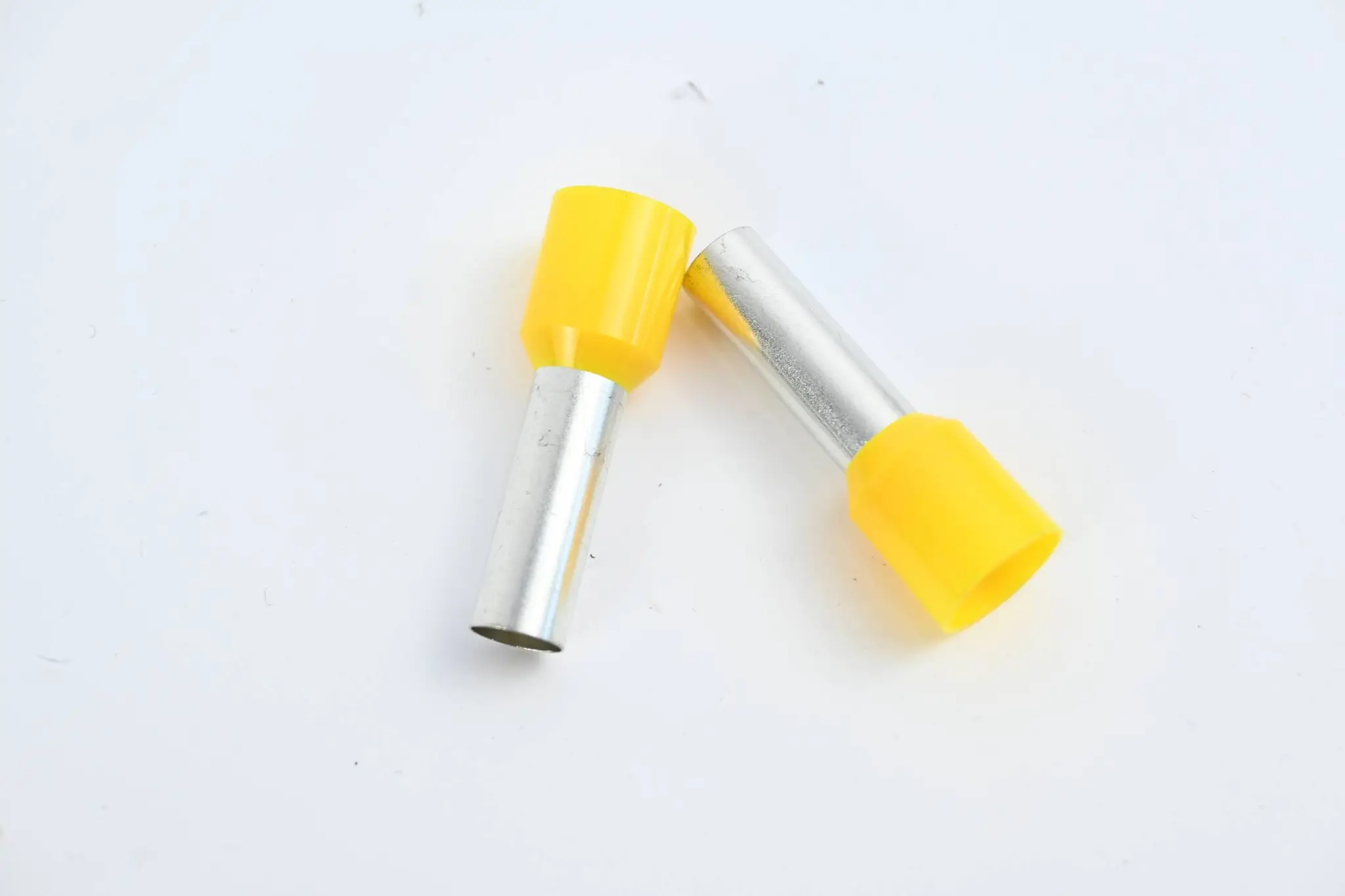 Produktfoto 1 von Hilpress 500 Stück Aderendhülsen mit Kunststoffkragen 20x 25,00 L gelb ( 08127 )