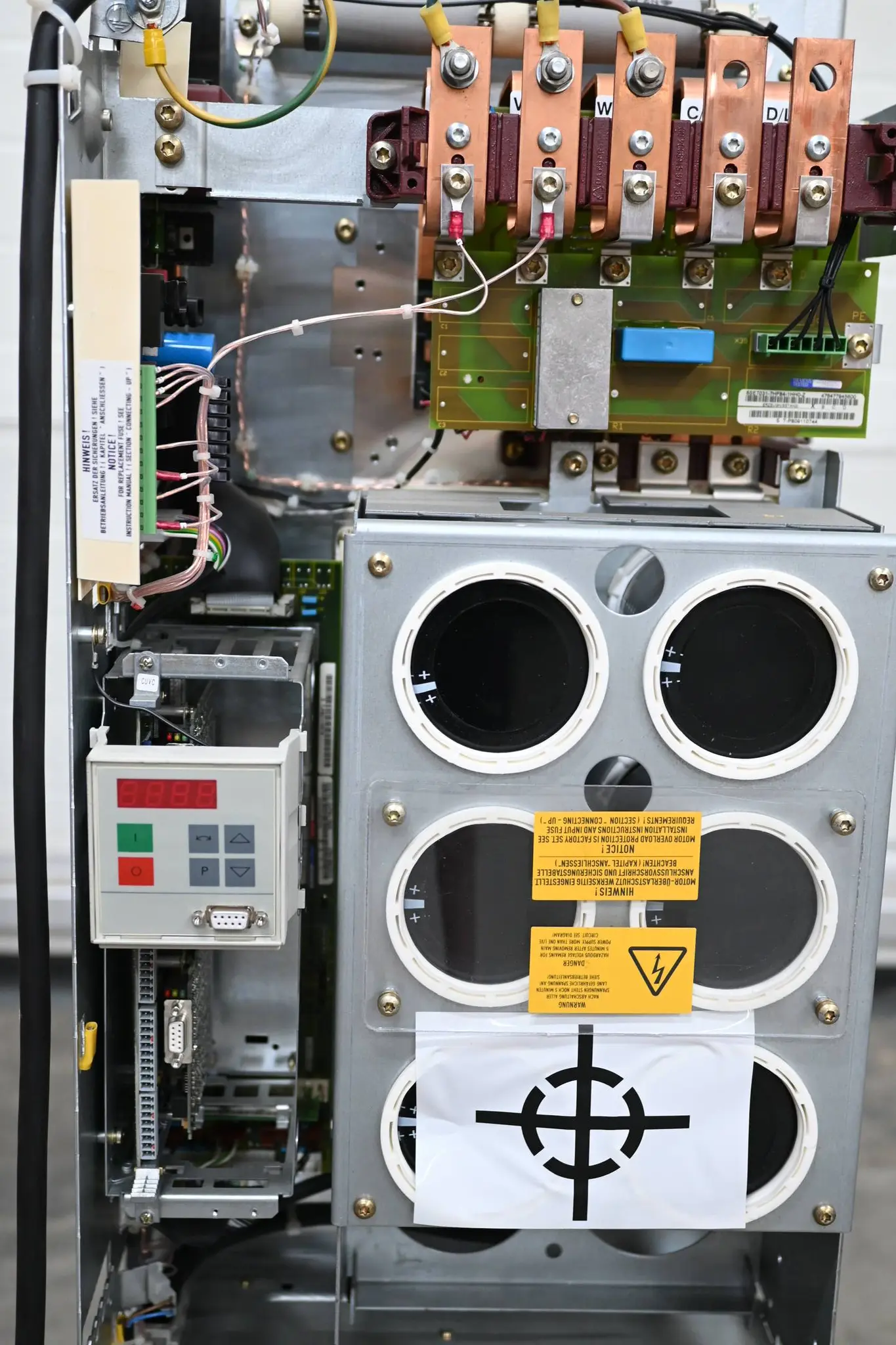 Produktfoto 1 von Siemens Frequenzumrichter AC Drive Simovert VC 6SE7028-0FF60-Z / Z= G91+G93+L20+