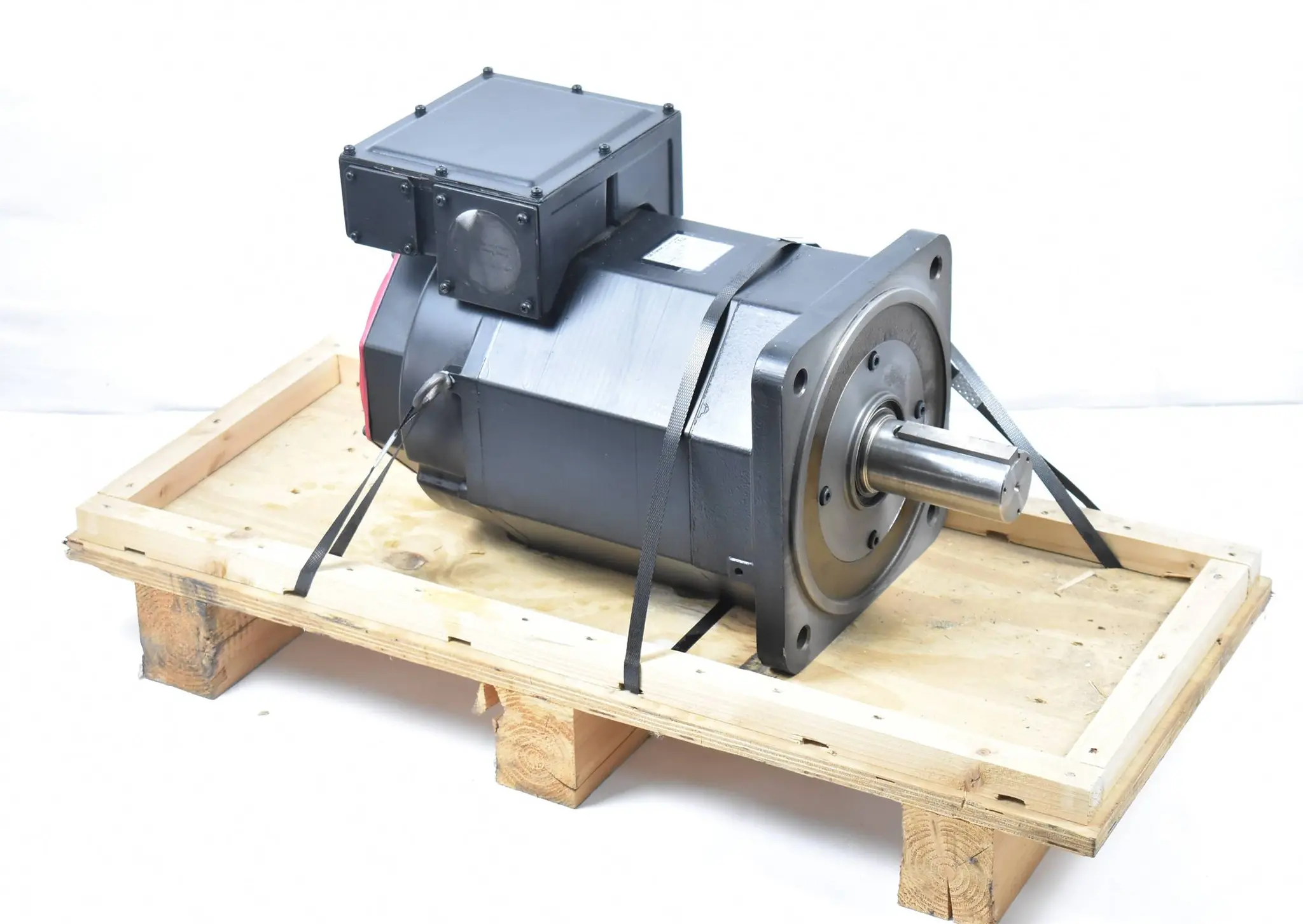 Produktfoto 1 von Fanuc a65/2000 Servomotor 134V 38A 133Hz 2000rpm A06B-0332-B575#7075