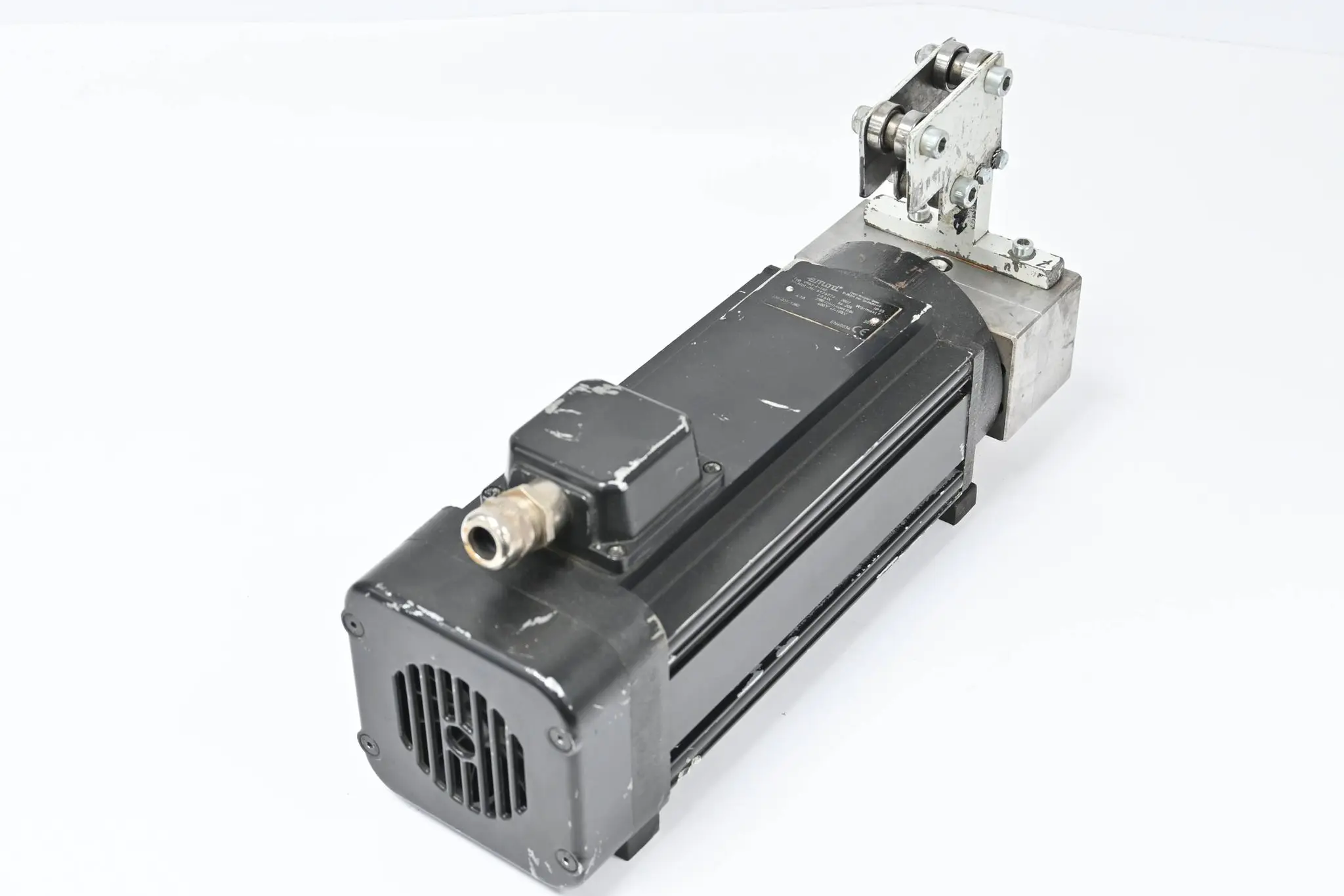 Produktfoto 1 von Emod 3-Phasenmotor VK63-2-140 ( 2.0 kW / 4.3 A / 2780/ min ) inkl. Aufsatz