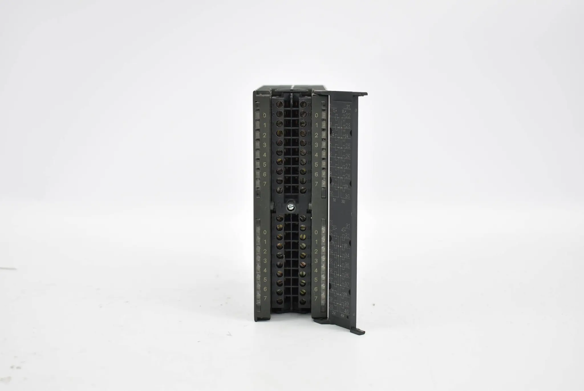 Produktfoto 1 von Siemens simatic S7-300 digital 6ES7 322-1BL00-0AA0 ( 6ES7322-1BL00-0AA0 )