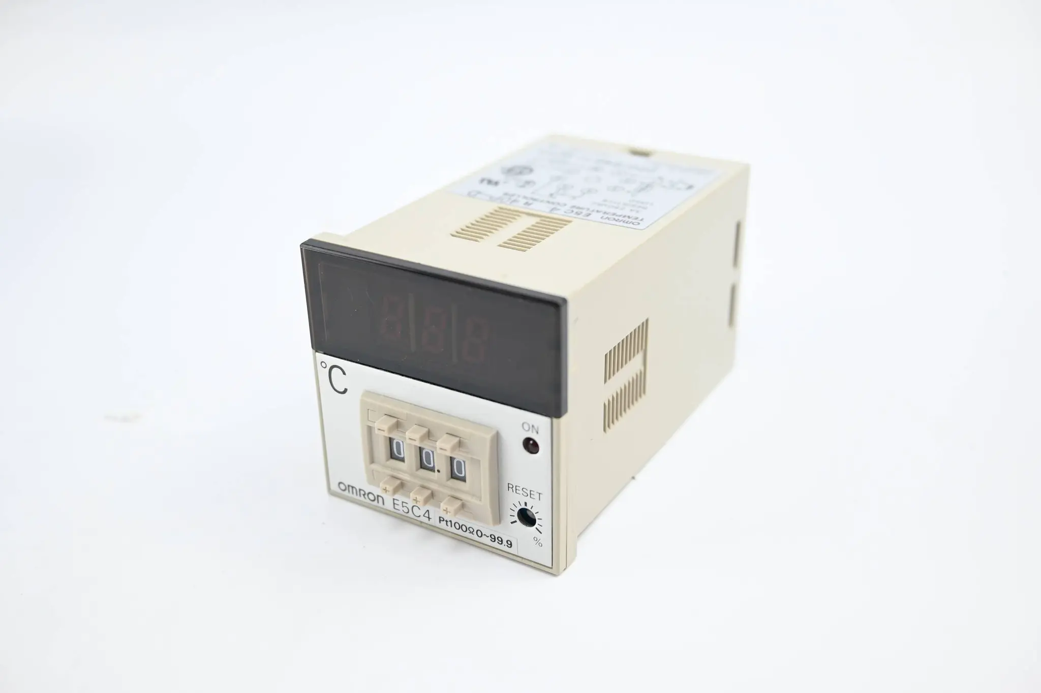 Produktfoto 1 von Omron Temperatur Controller 0-99.9°C 220/240 VAC ( E5C4-R40P-D )