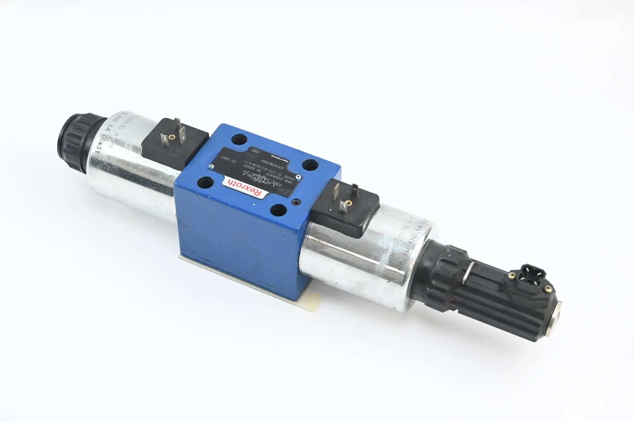 Produktfoto 1 von Rexroth Prop-Wegeventil 4WRE10V75-21/G24K4/V ( R900954117 ) 4WRE 10 V75-21