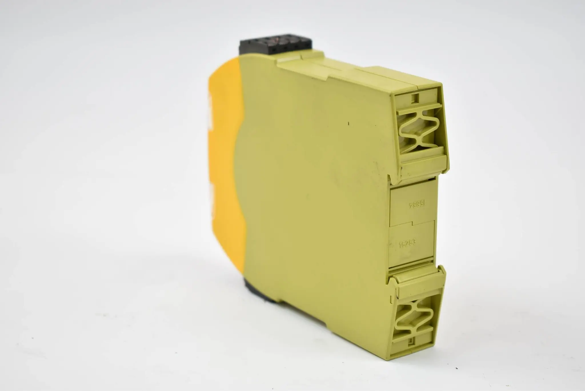 Produktfoto 1 von Pilz Sicherheitsschaltgerät PNOZ s20 24VDC 2so ( 751160 )