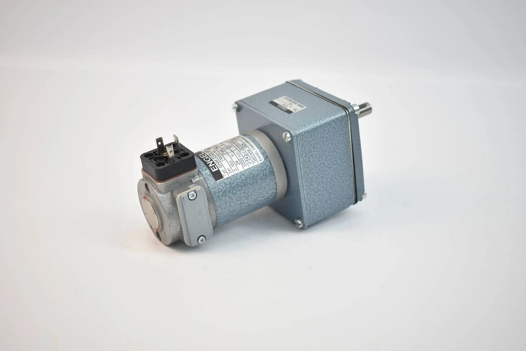 Produktfoto 1 von Engel Elektromotor GNM 3125-G24 ( 30W 3000r/min. 24V 2,0A )