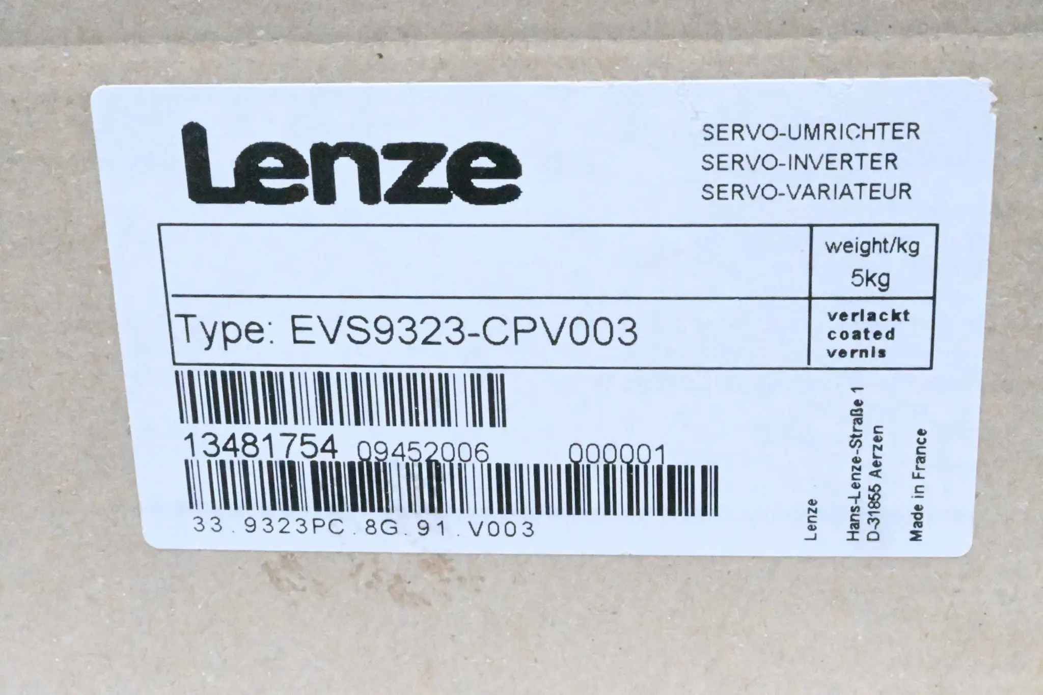 Produktfoto 1 von Lenze Servo-Umrichter EVS9323-CPV003 ( 33.9323PC.8G.91.V003 )