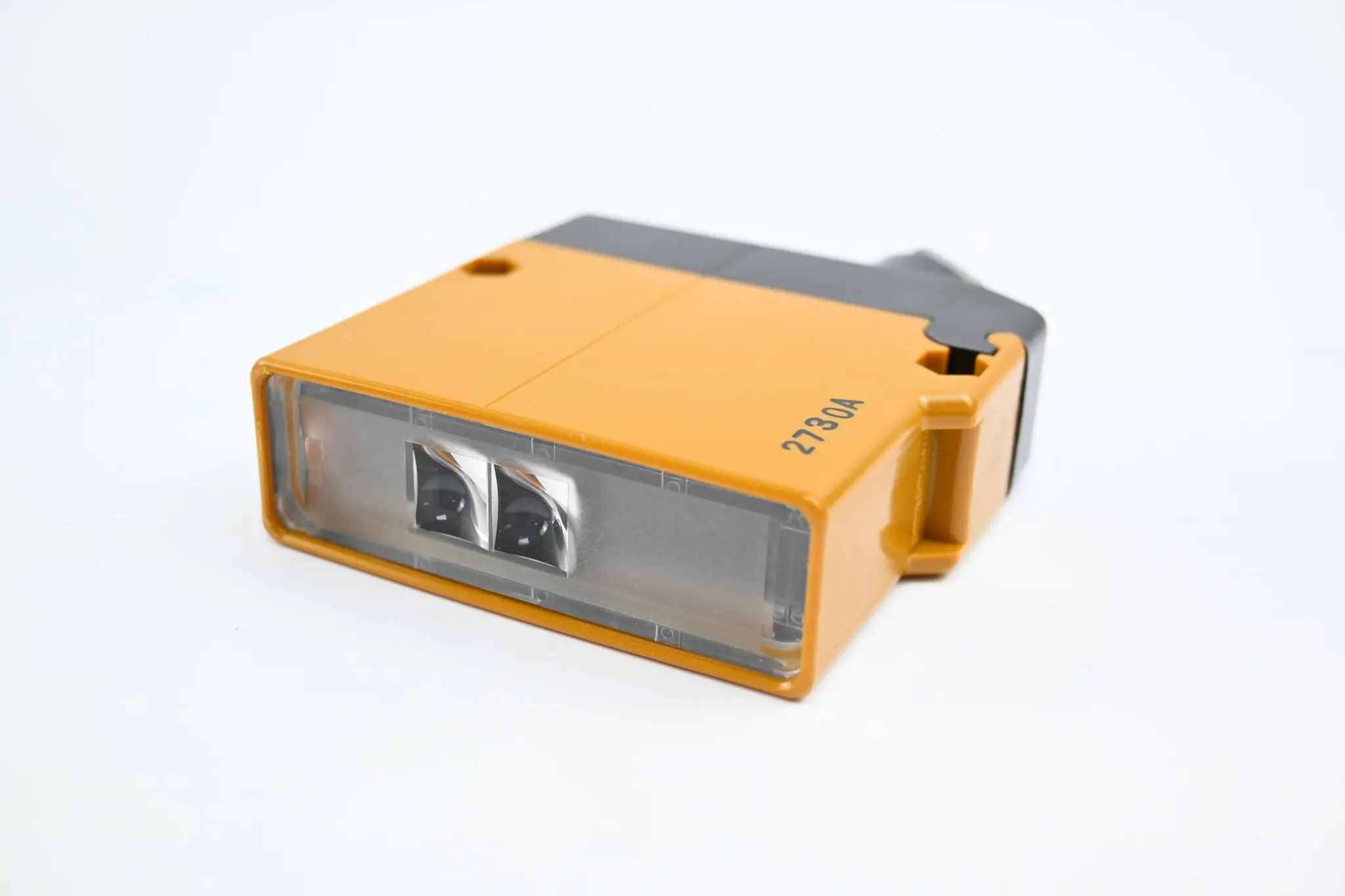 Produktfoto 1 von Omron Photoelectric Switch 24-240 VAC 12-240 VDC ( E3A-R3M1 )