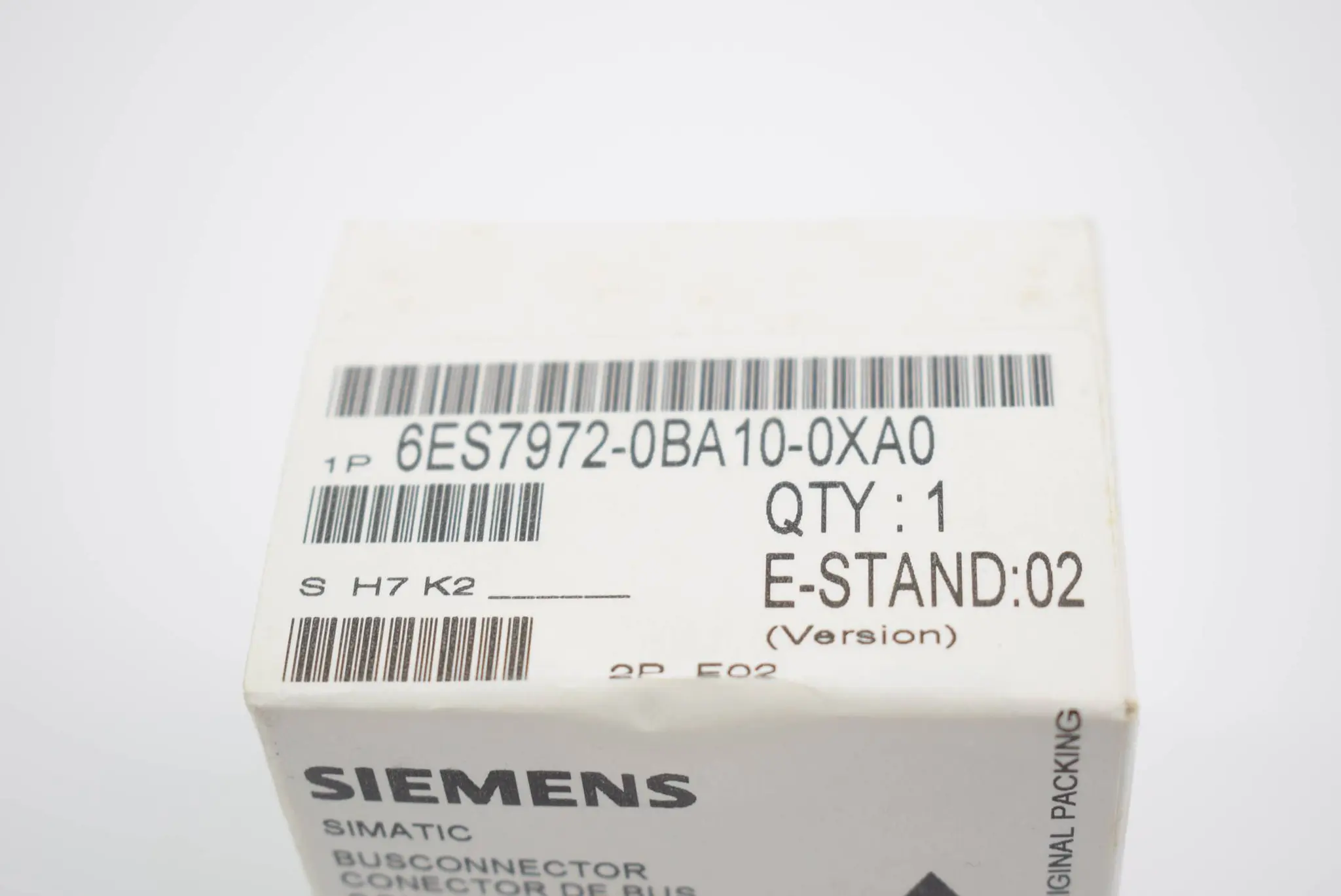 Produktfoto 1 von Siemens simatic Busconnector 6ES7972-0BA10-0XA0 ( 6ES7 972-0BA10-0XA0 )