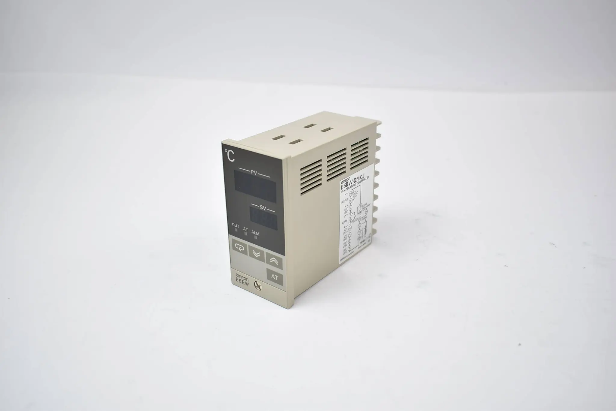 Produktfoto 1 von Omron Temperature Controller E5EW-Q1KJ Multi-Range 100-240 VAC