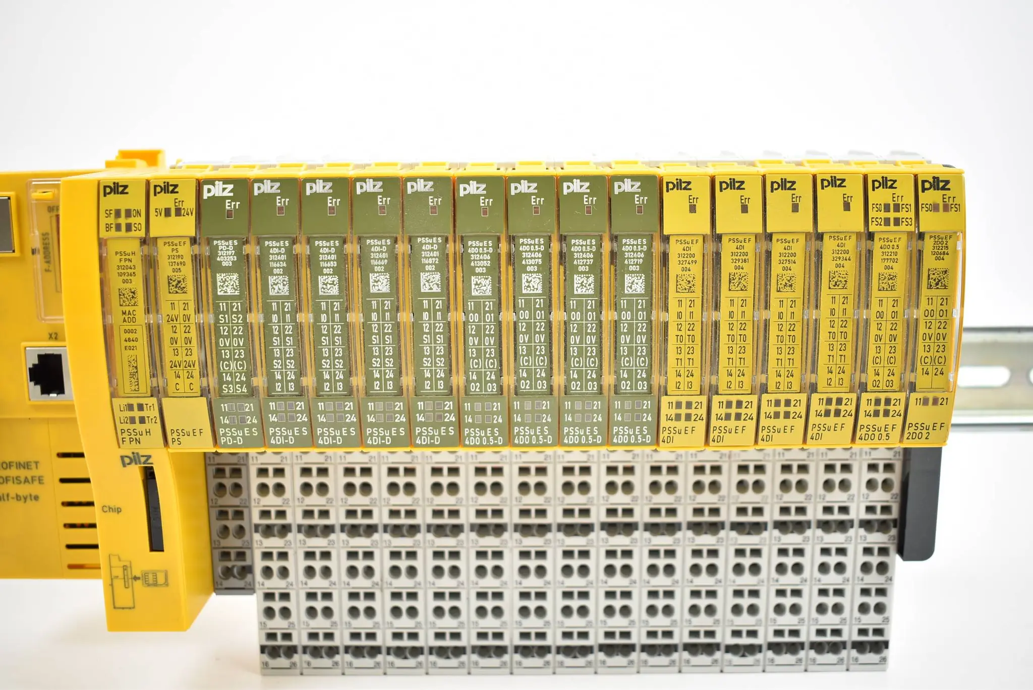Produktfoto 1 von Pilz Profisafe Modul Set Konfiguriert PSSu H F PN + PSSu E F PS ( 312215 )