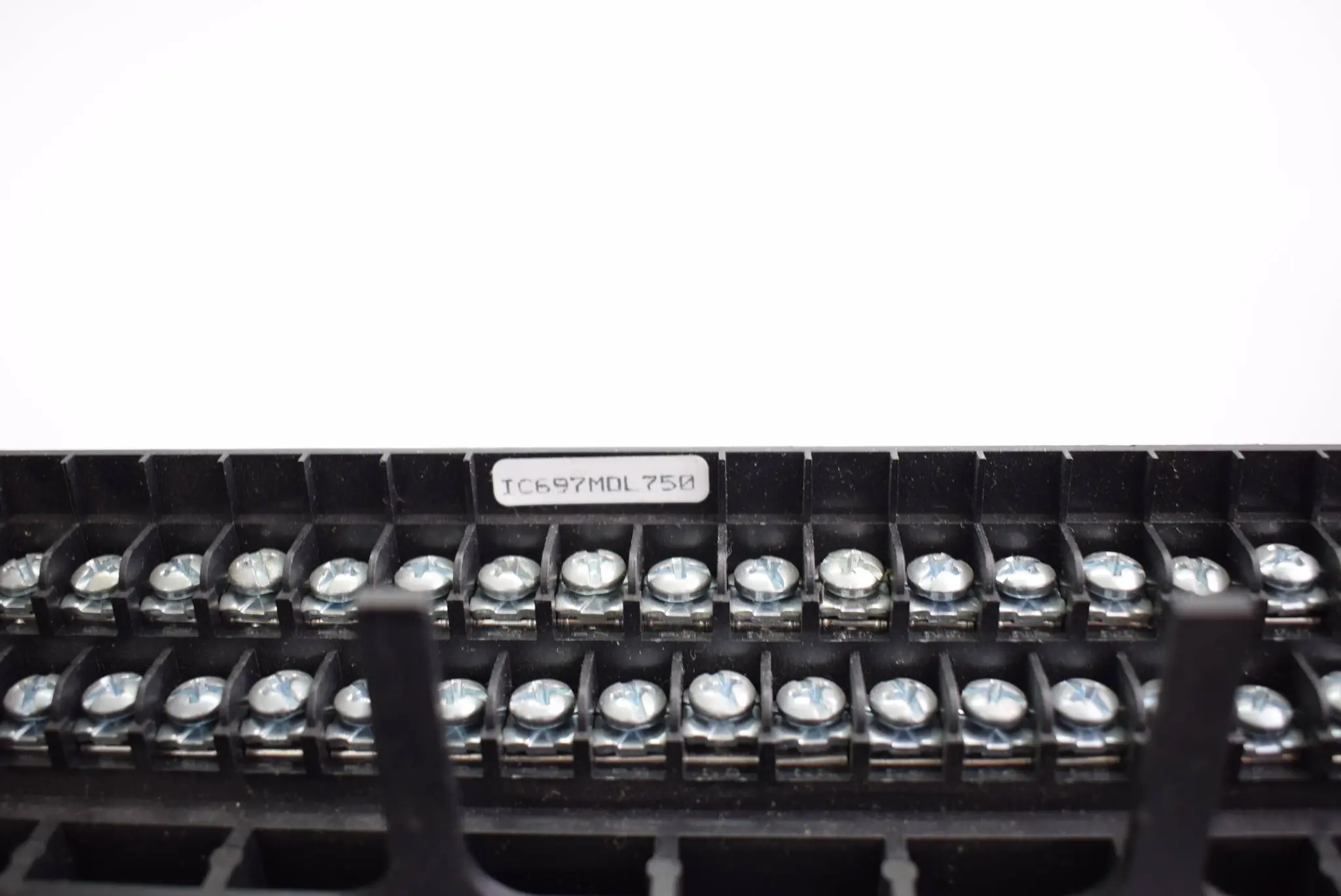 Produktfoto 1 von GE Fanuc Ausgangsmodul IC697MDL750