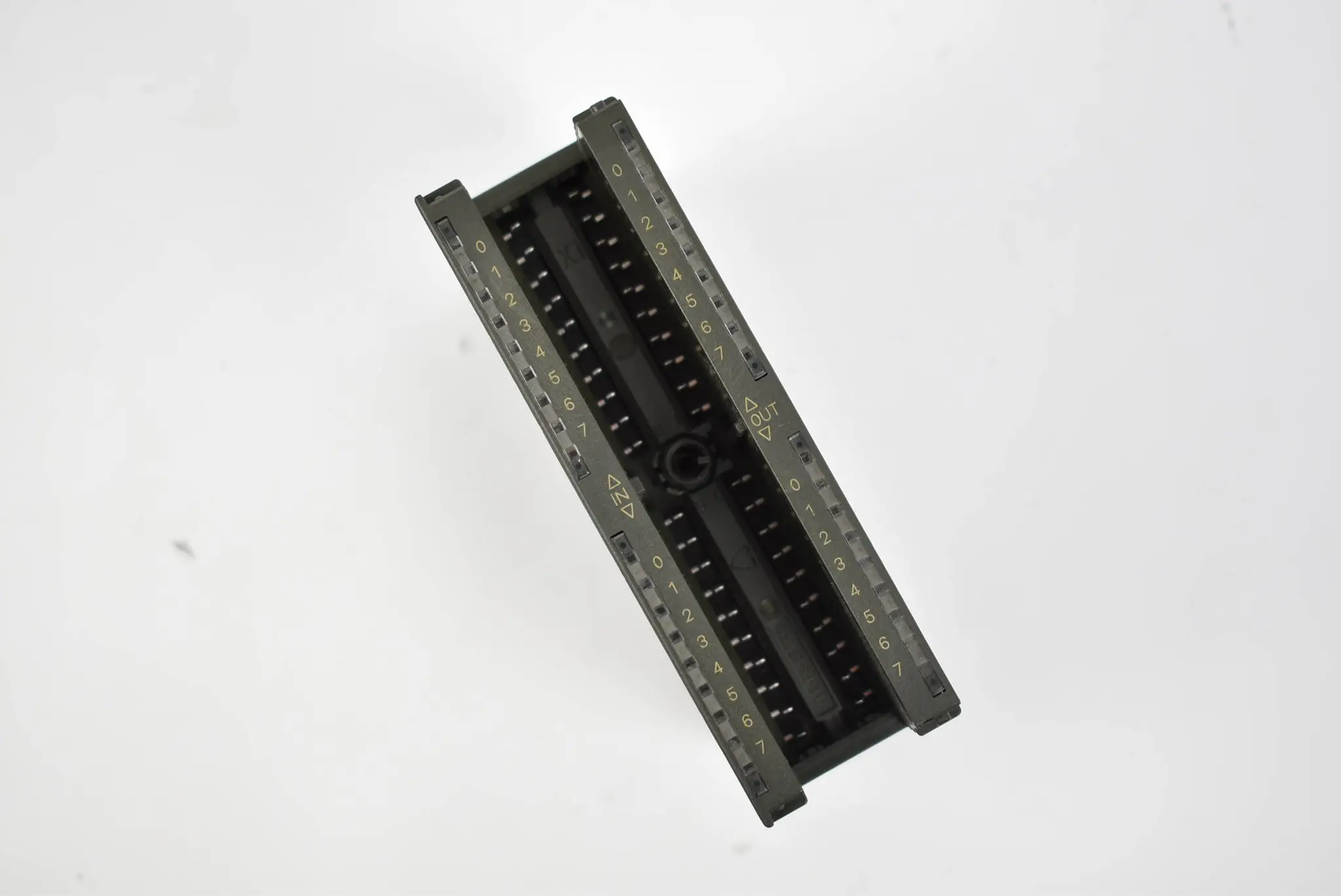 Produktfoto 1 von Siemens Simatic S7-300 SM 323 6ES7323-1BL00-0AA0 ( 6ES7 323-1BL00-0AA0 )