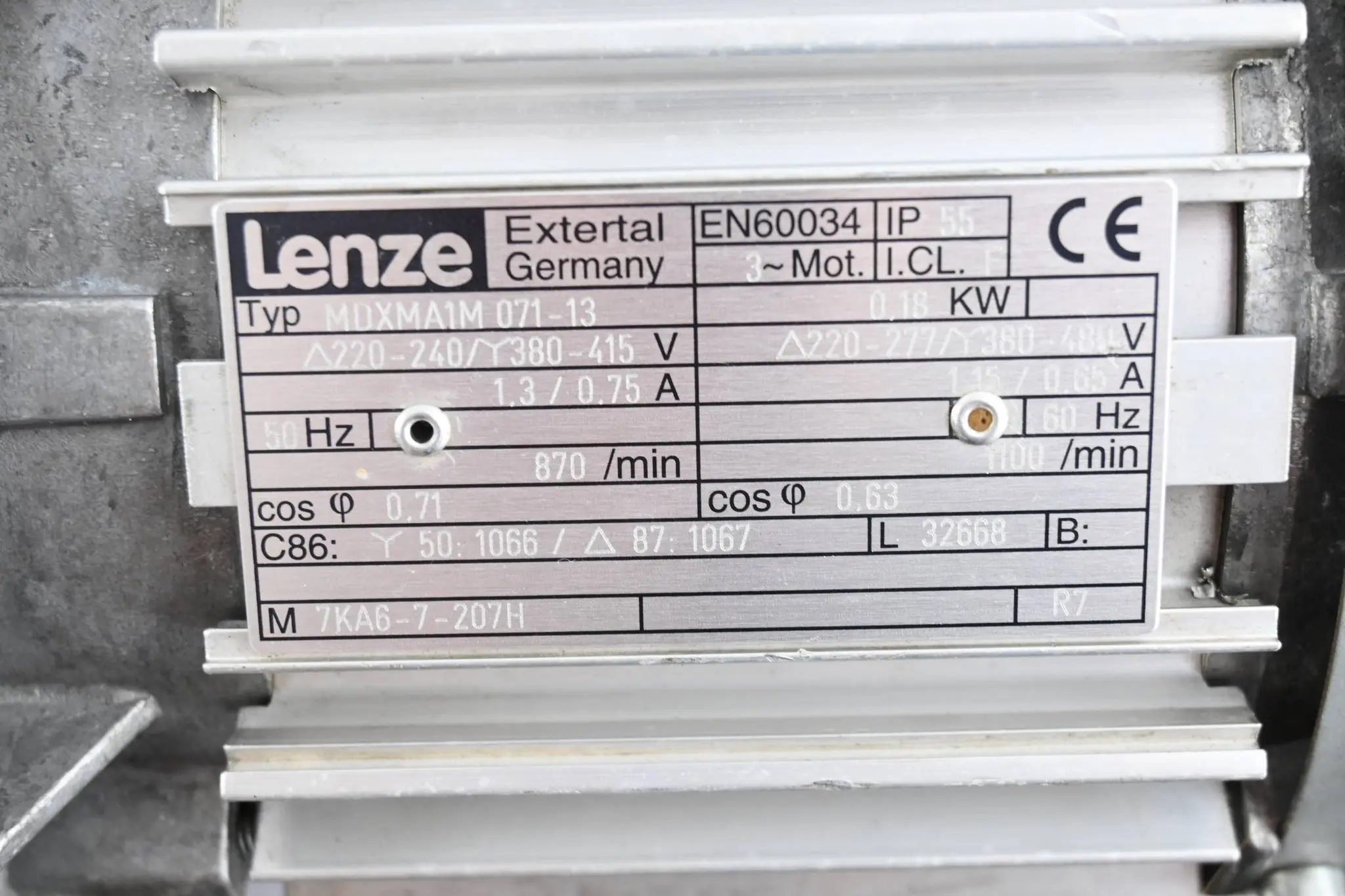 Produktfoto 1 von Lenze 3~ Motor MDXMA1M 071-13 inkl. Lenze Getriebe GKR04-2M HAR 071-13
