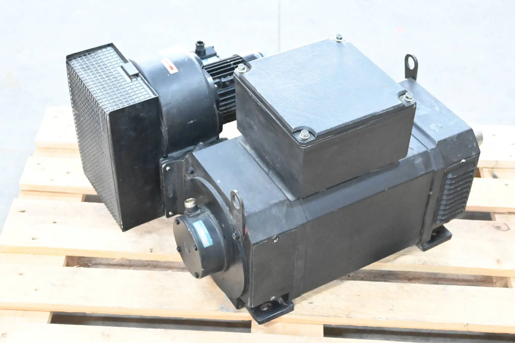 Baumüller Nürnberg D-Motor DS 131 M inkl. Baumüller ODF63-2