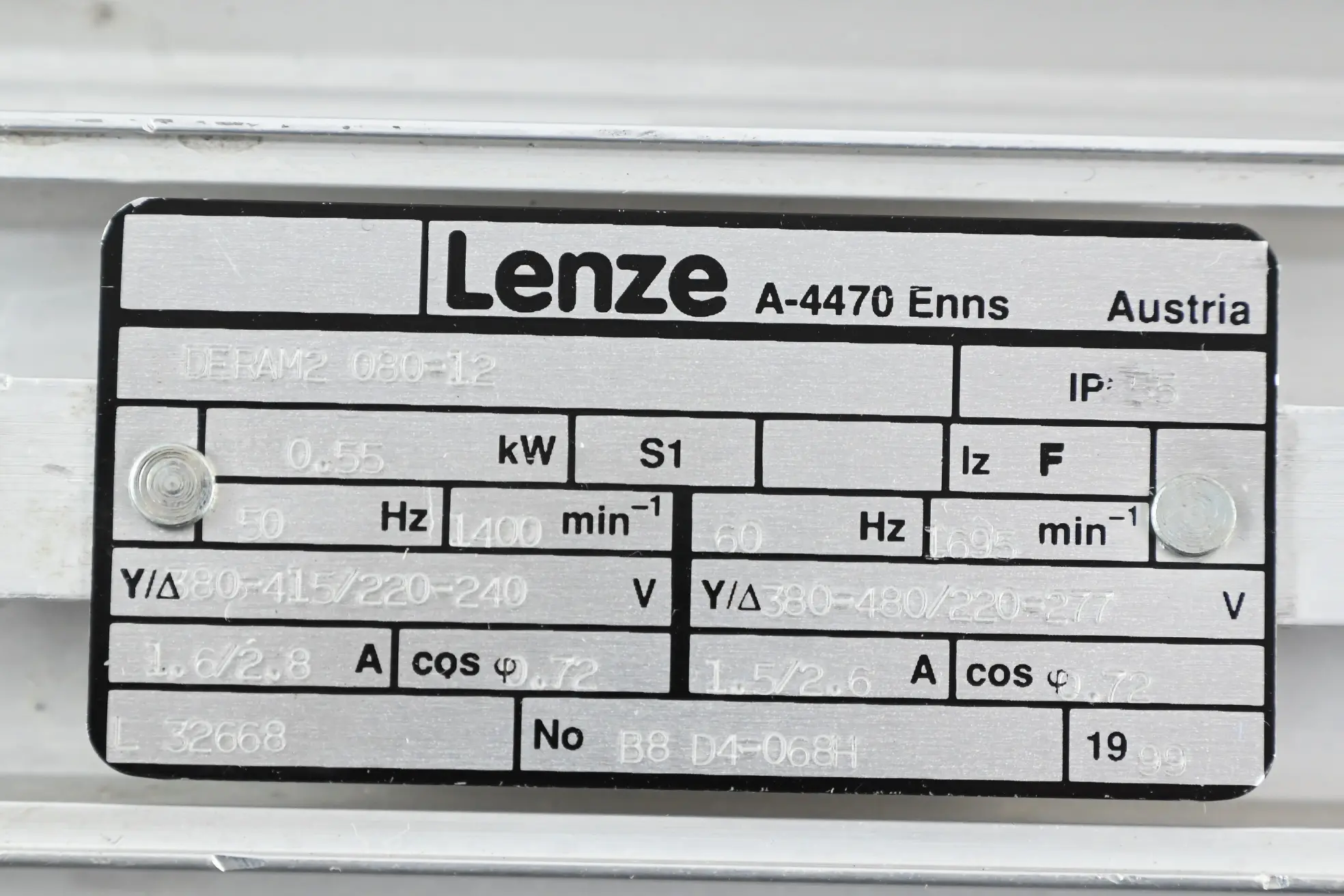 Produktfoto 1 von Lenze Getriebemotor DERAM2 080-12 inkl. Getriebe GKR04-2 E VAK 080-12BR08N
