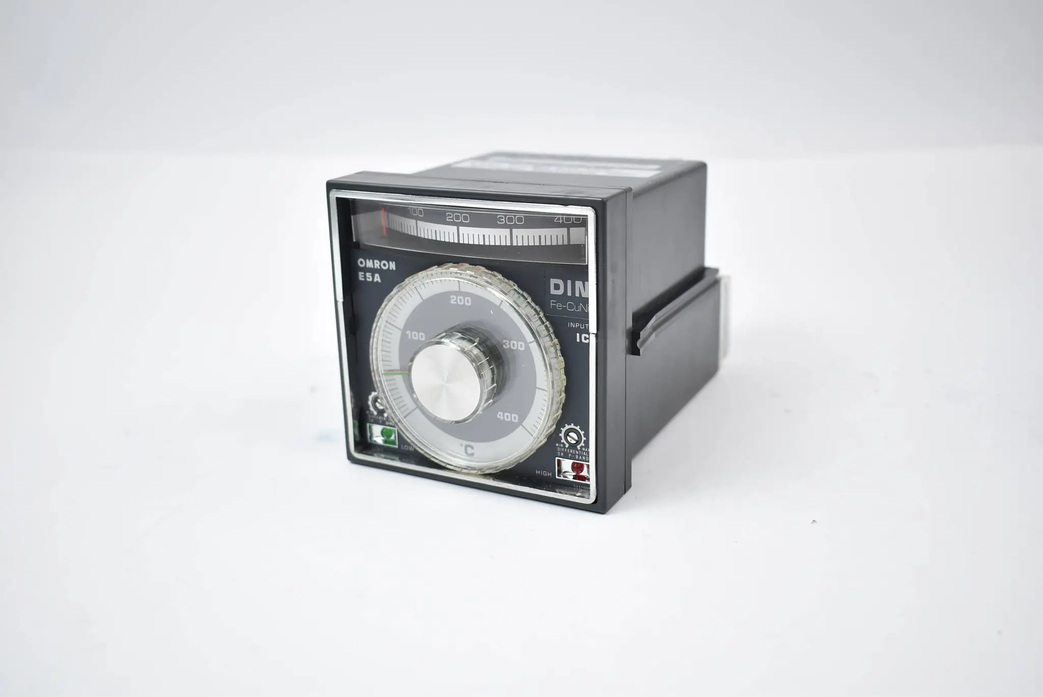 Produktfoto 1 von Omron Temperature Controller E5A-X3ICDIN 0-400°C 110 / 220 VAC