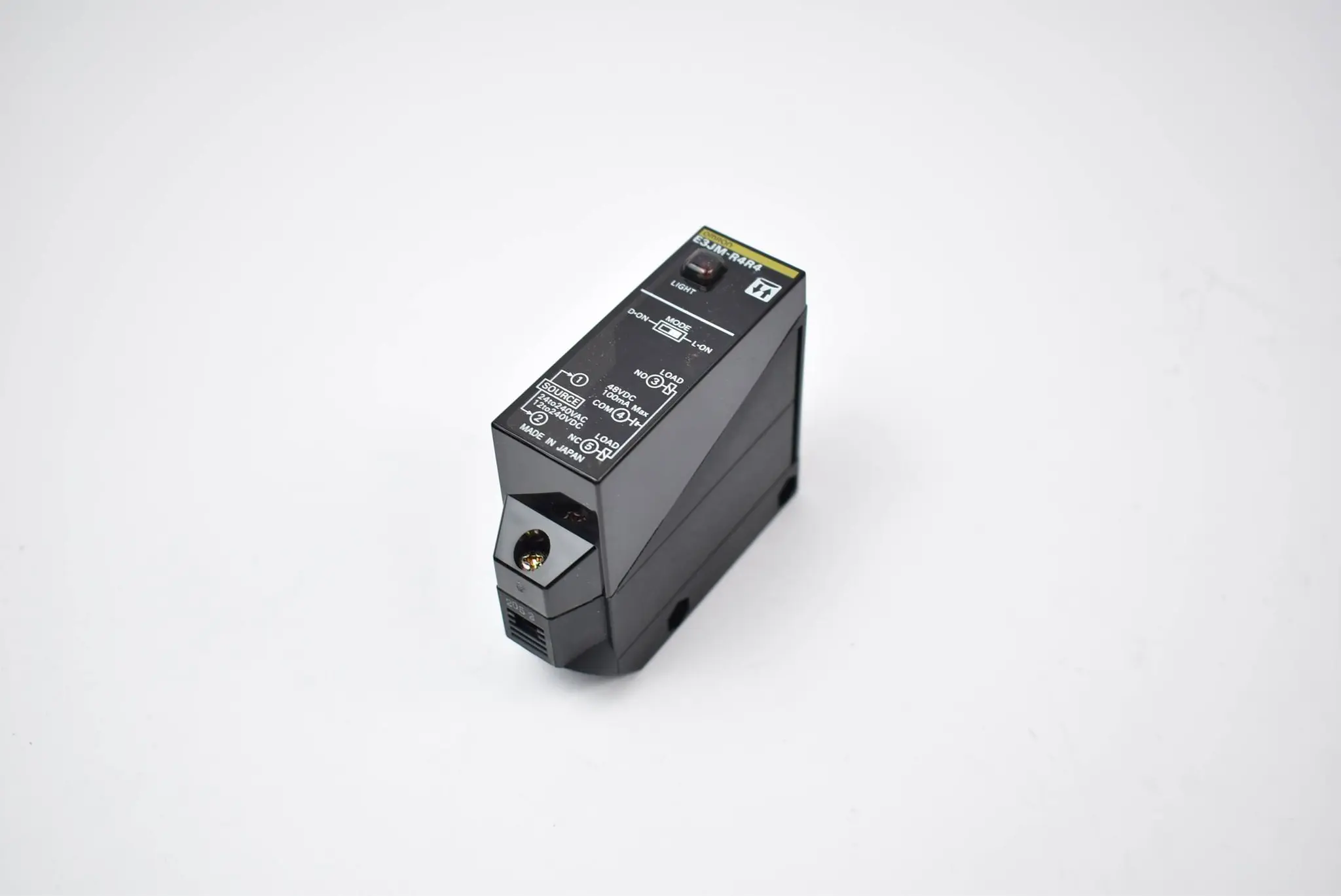Produktfoto 1 von Omron Photoelectric Switch E3JM-R4R4 24-240 VAC 12-240 VDC