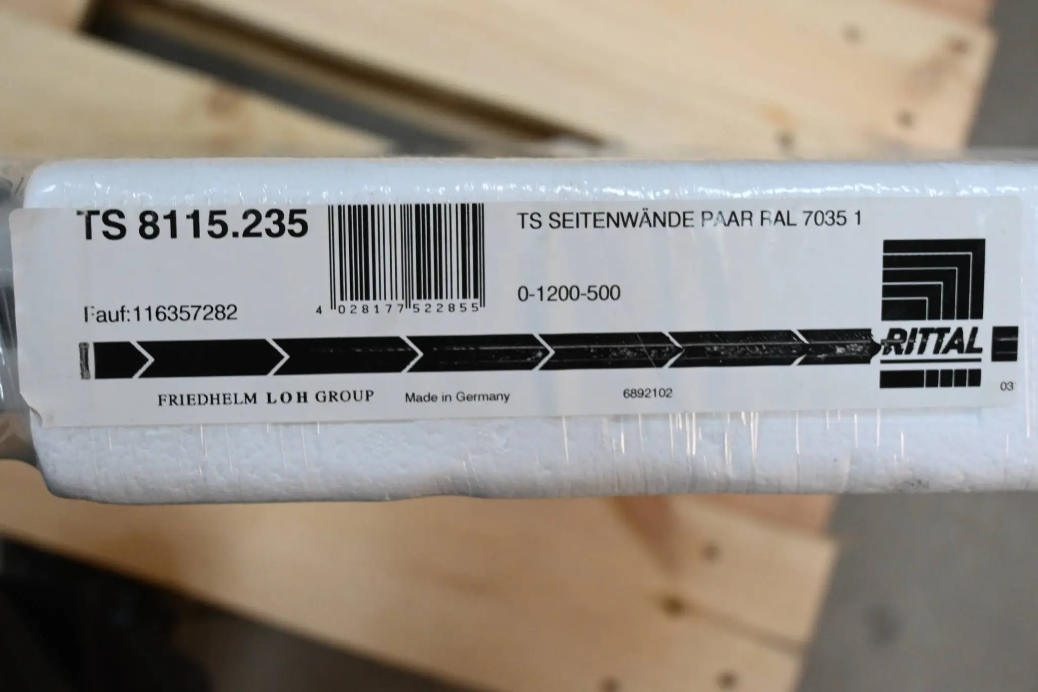 Produktfoto 1 von 2 Stück Rittal Seitenwand Stahlblech RAL 7035 ( TS 8115.235 ) TS8115235