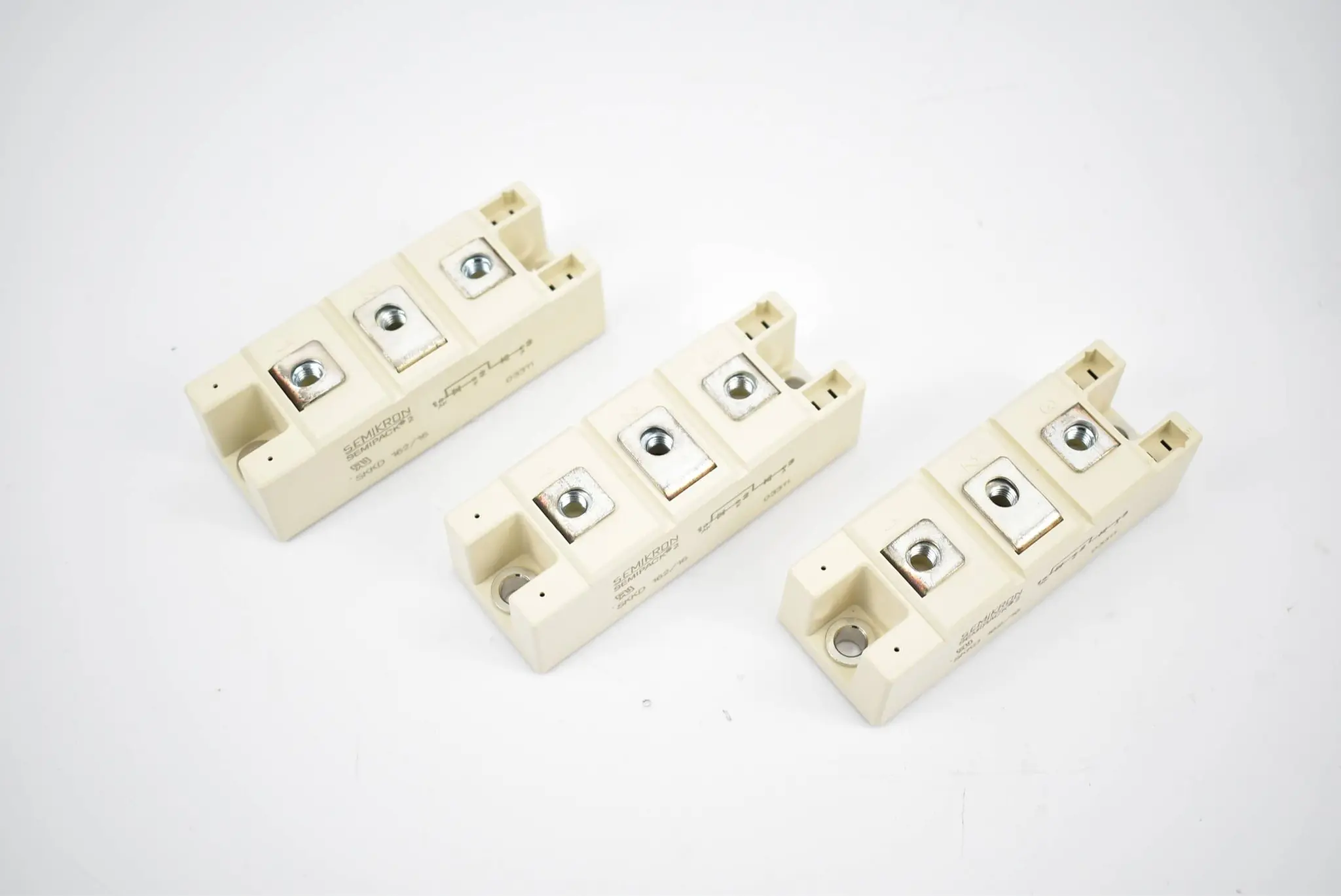 Produktfoto 1 von Semikron Semipack 2 für Danfoss VLT 2072/5102 175Z4410 ( SKKD 162/16 ) 3 Stück