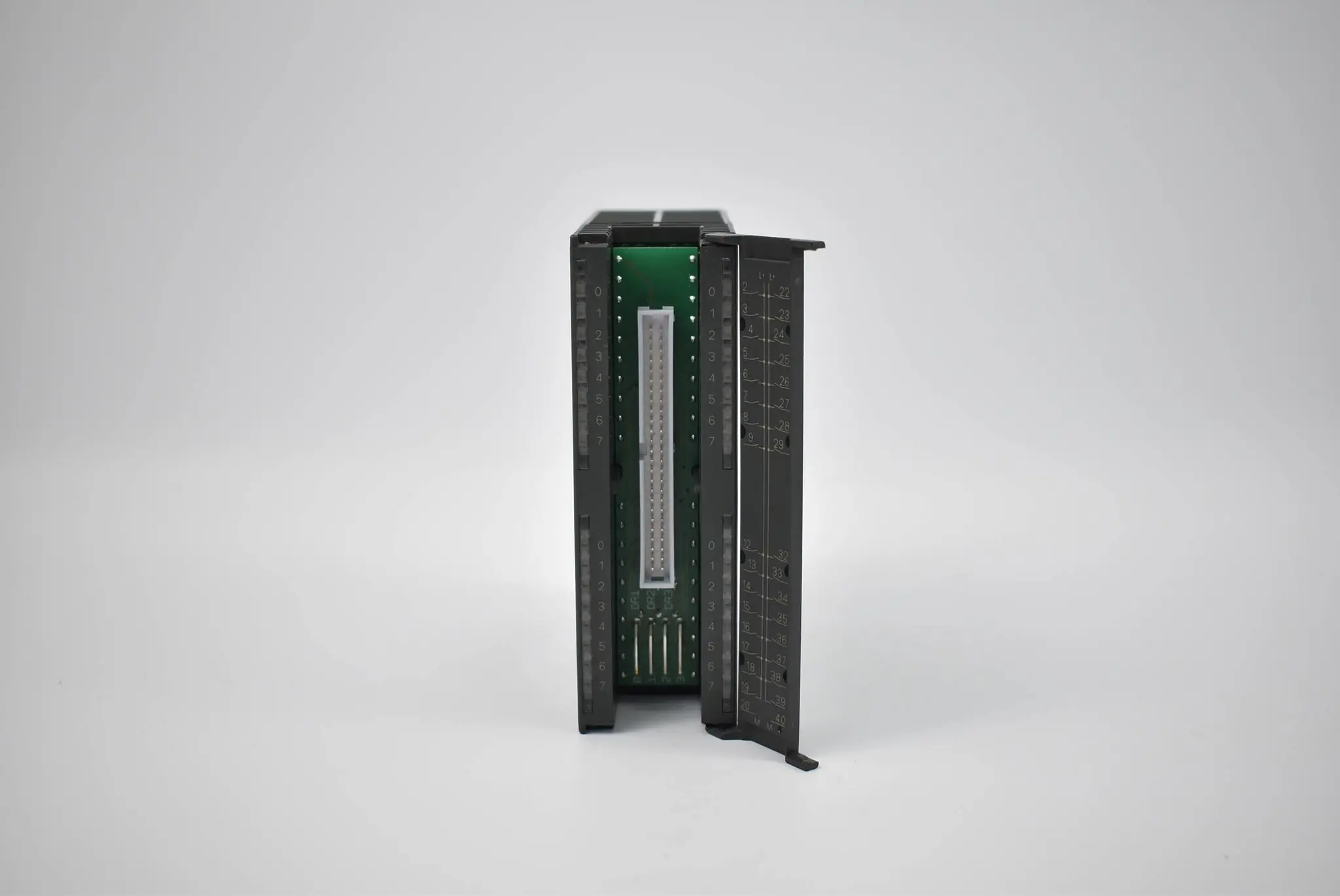Produktfoto 1 von Siemens simatic S7-300 digital 6ES7 321-1BL00-0AA0 ( 6ES7321-1BL00-0AA0 )