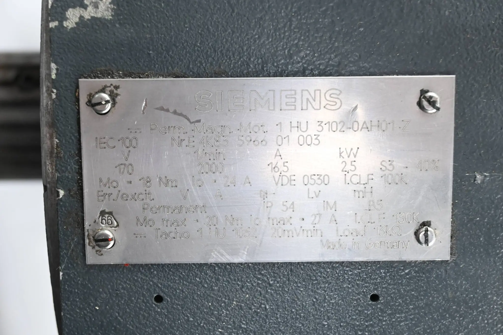 Produktfoto 1 von Siemens Servomotor 1HU3102-0AH01-Z ( 1HU3 102-0AH01-Z )