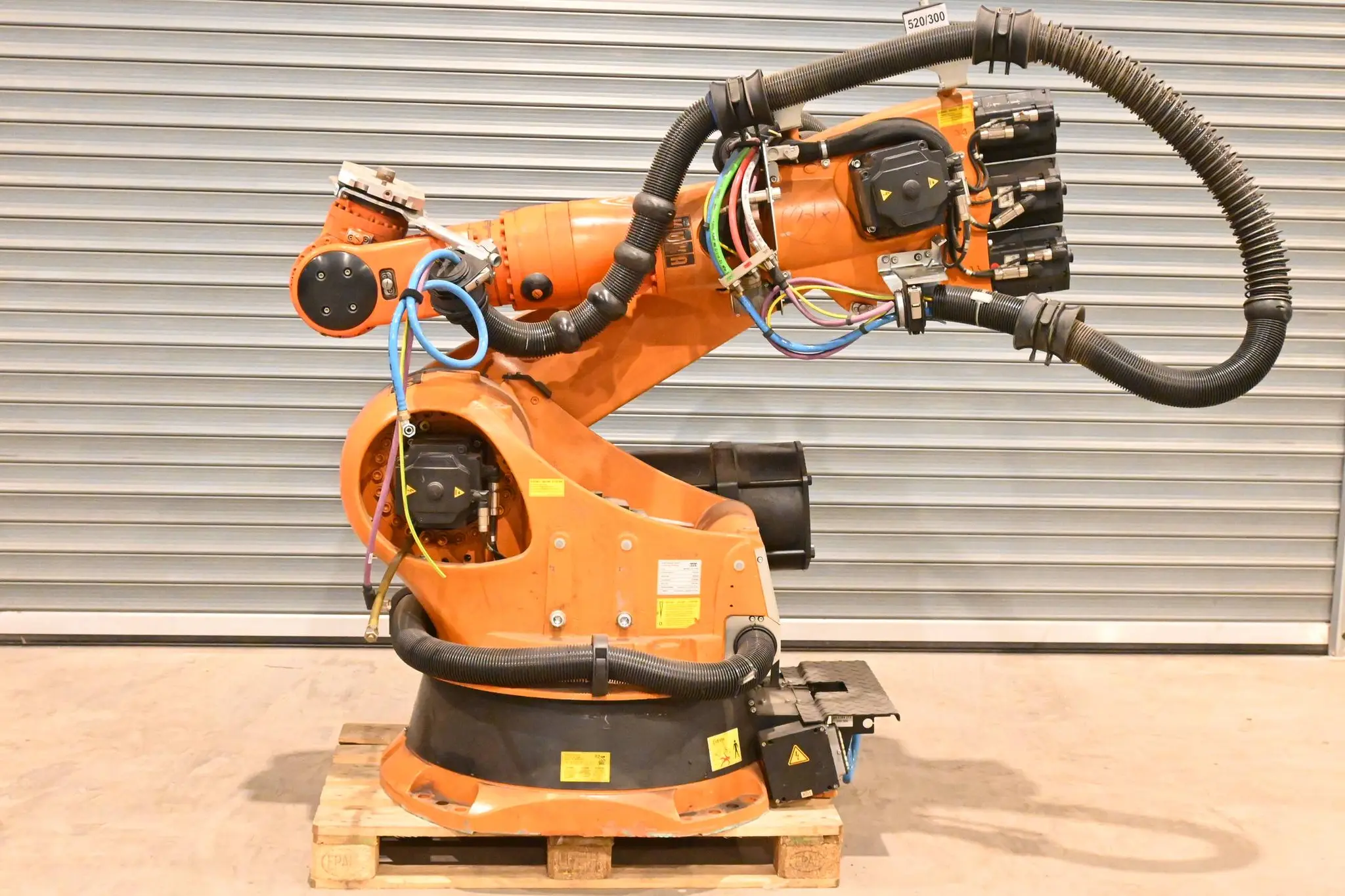 Produktfoto 1 von Kuka Industrieroboter KR240L210-2 2000 ( 124194 ) + (V)KRC2 ed05 + 00-130-547
