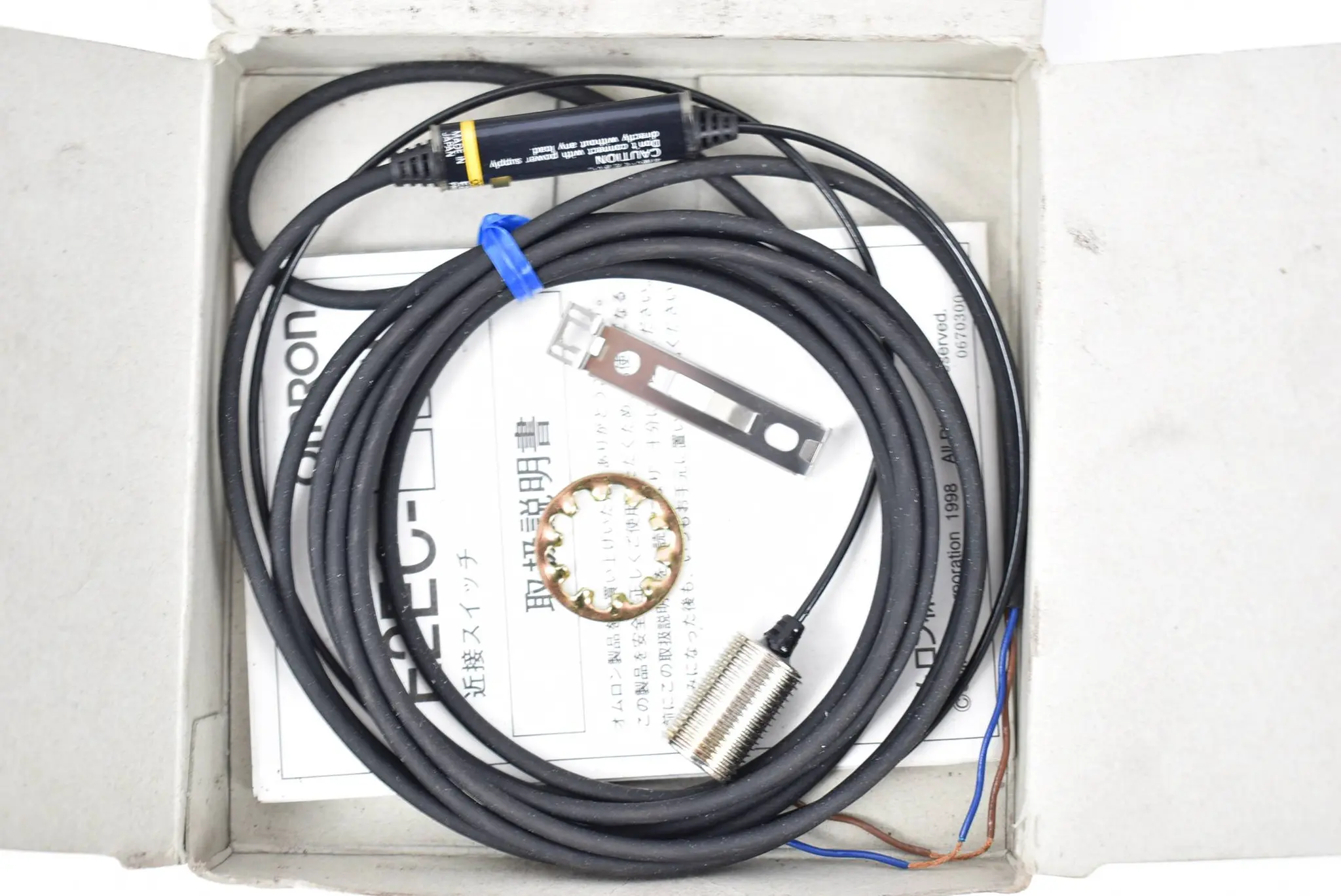 Produktfoto 1 von Omron induktiver Sensor 12-24 VDC 2m E2EC-X4D1