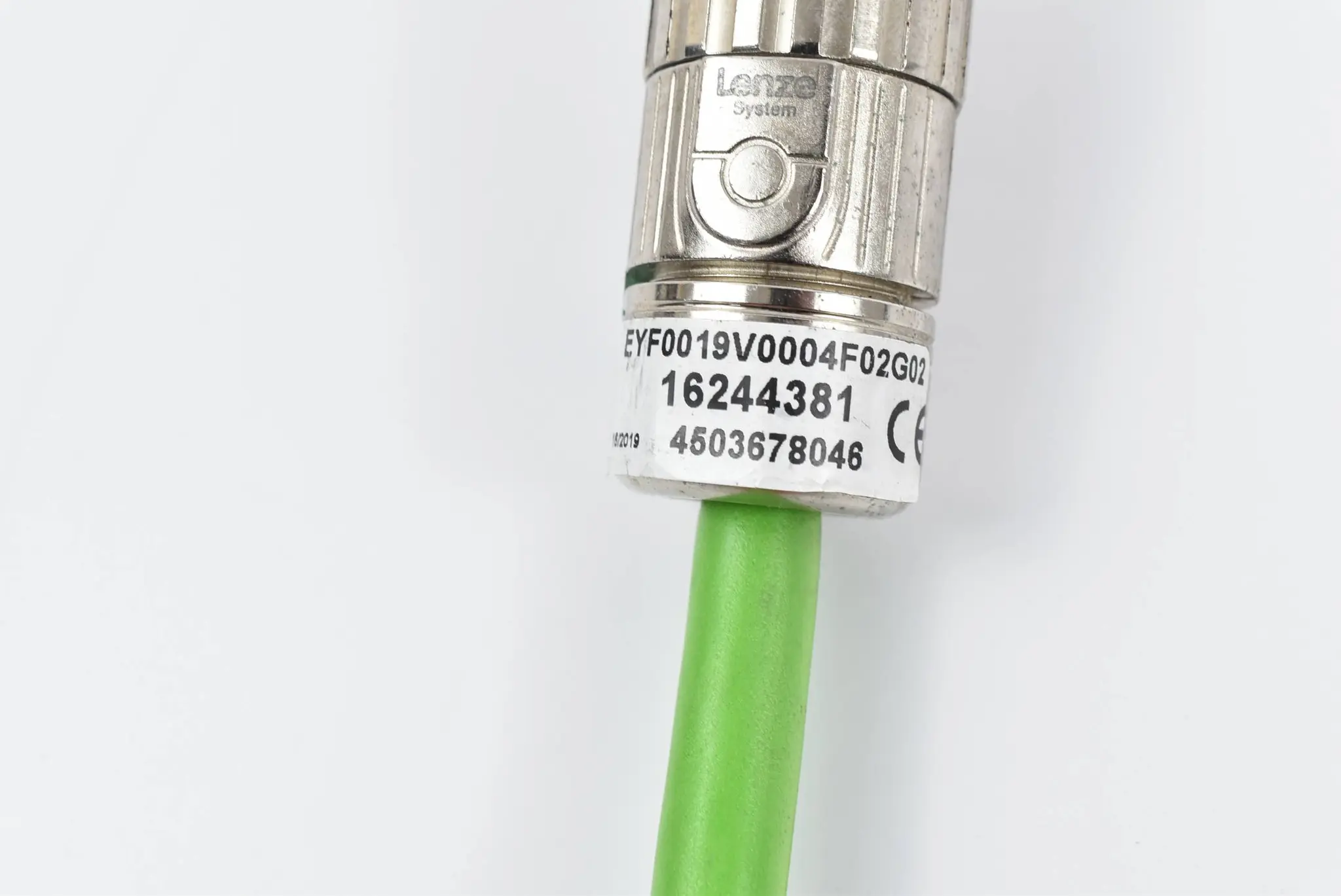 Produktfoto 1 von Lenze Motorkabel EYF0019V0004F02G02 ( 16244381 )