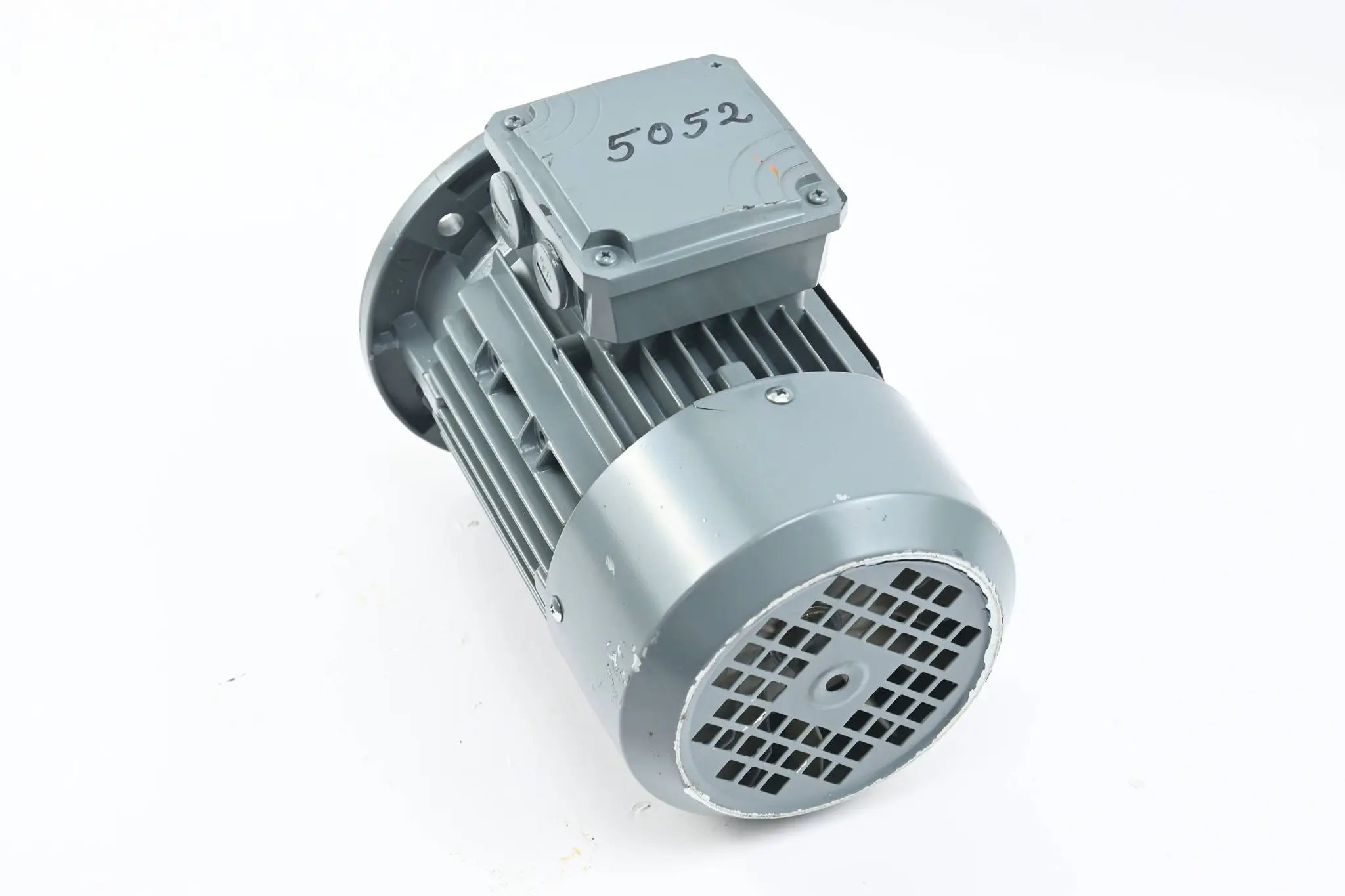 Produktfoto 1 von AEG 3~ Motor AM 71Z AA6 ( AM71ZAA6 ) 0,18kW 1,3/0,75A 850-1080/min