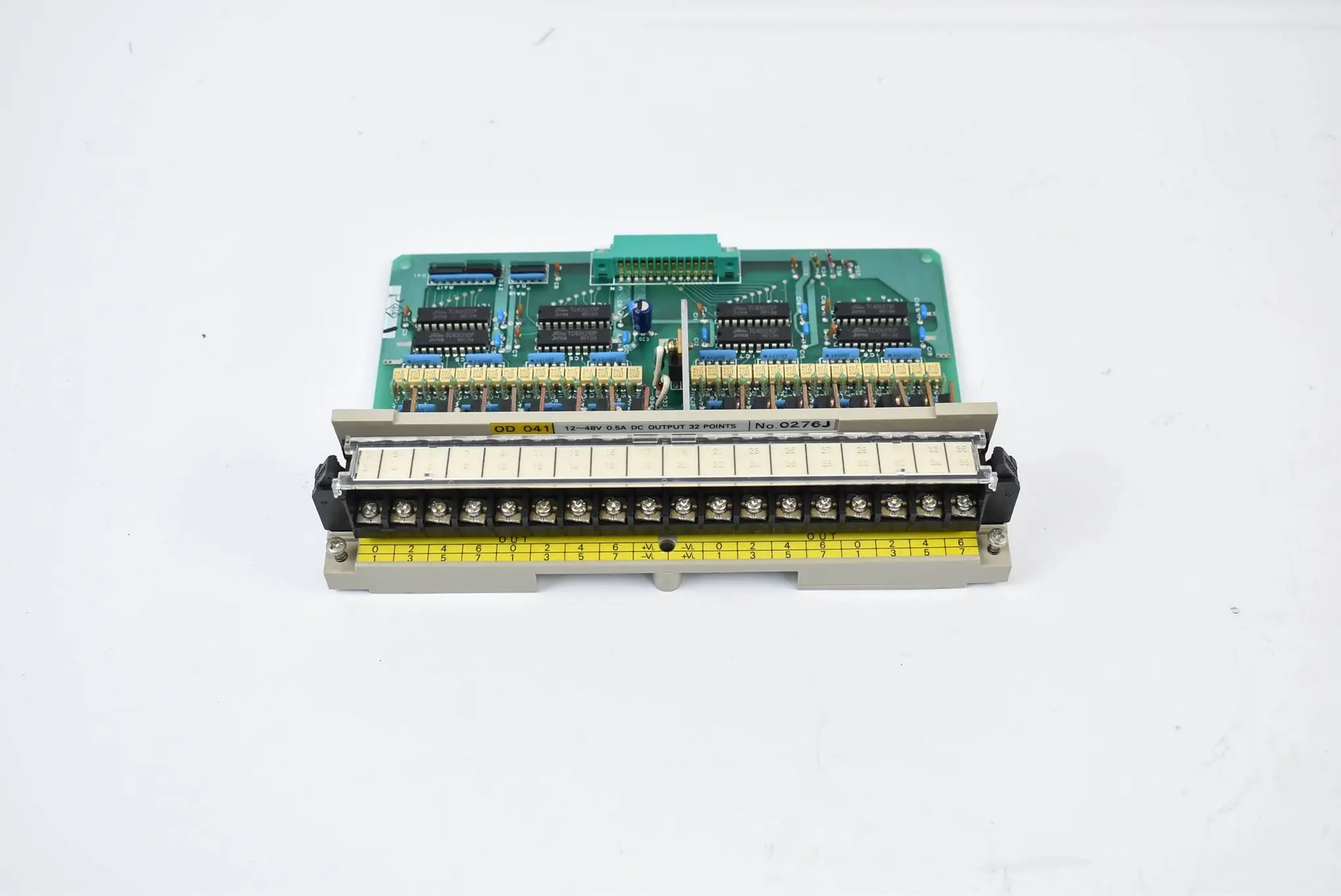 Produktfoto 1 von Omron SCYM5R-OD041 Sysmac Programmierbarer Controller