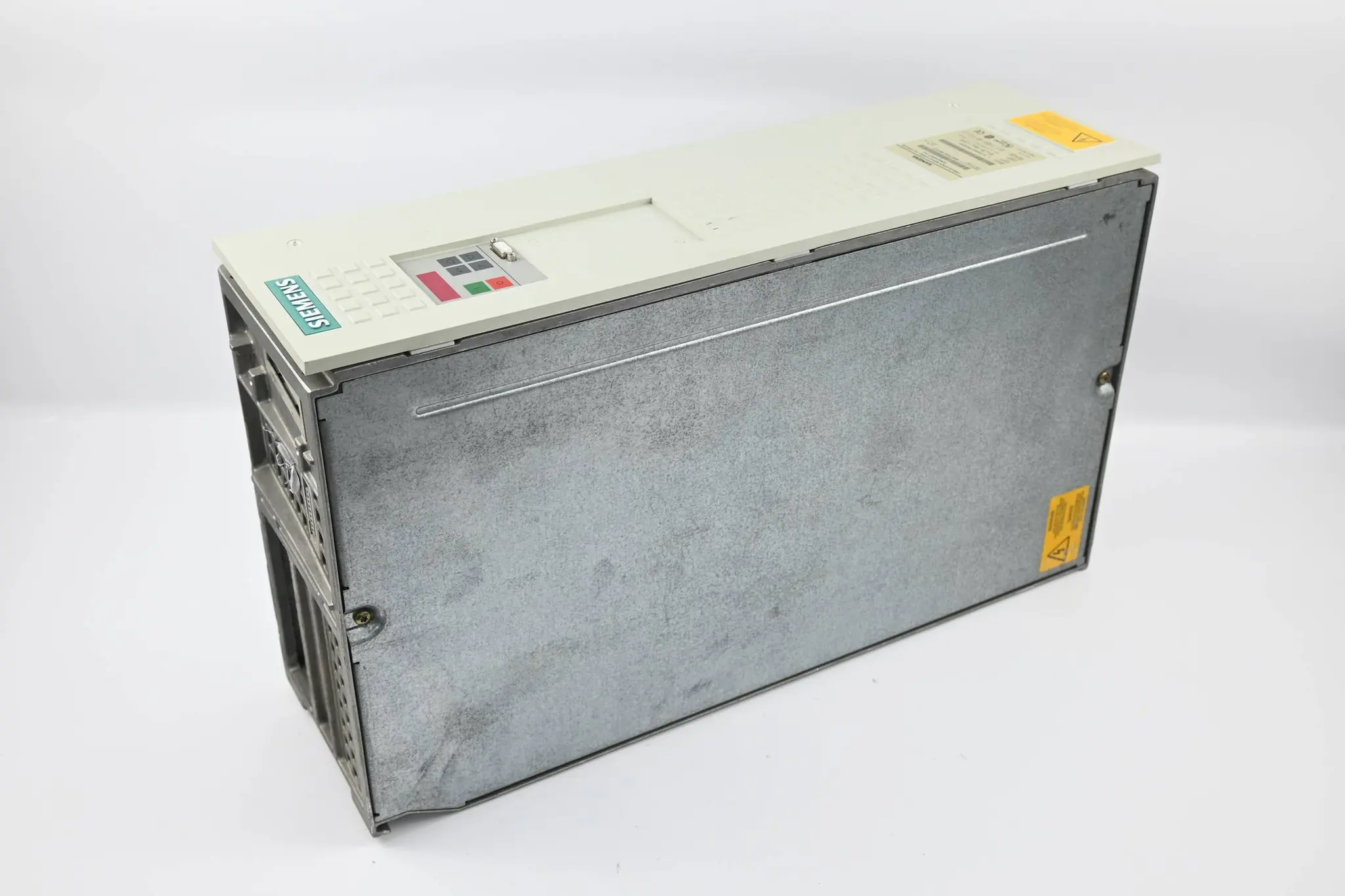 Produktfoto 1 von Siemens Simovert Masterdrives 6SE7022-6EC21 ( 6SE7 022-6EC21 ) E.A + Steuerkarte