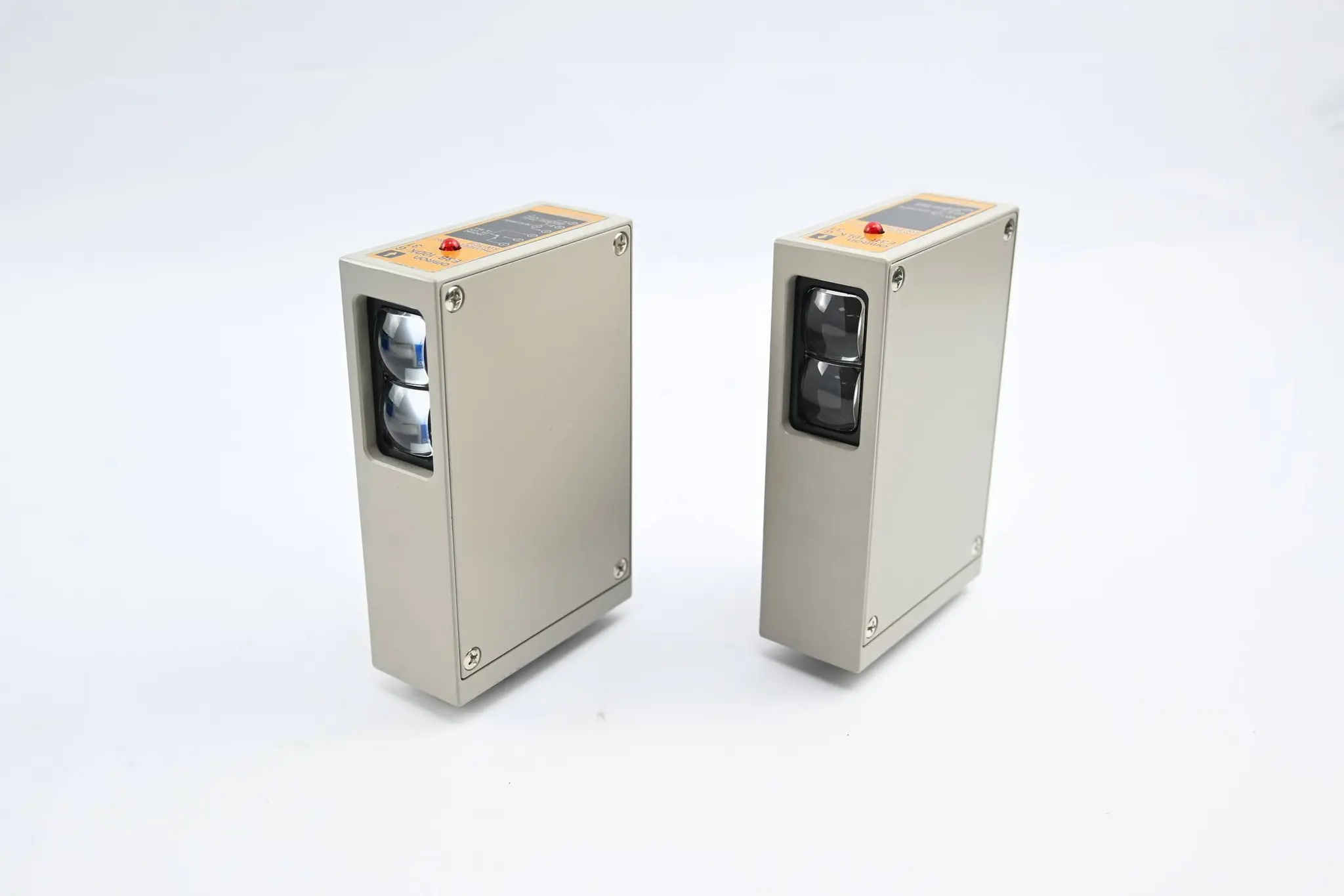Produktfoto 1 von Omron Photoelectric Switch 24 VAC/DC - 36/42/48 VAC ( E3B-10K-G-31 )