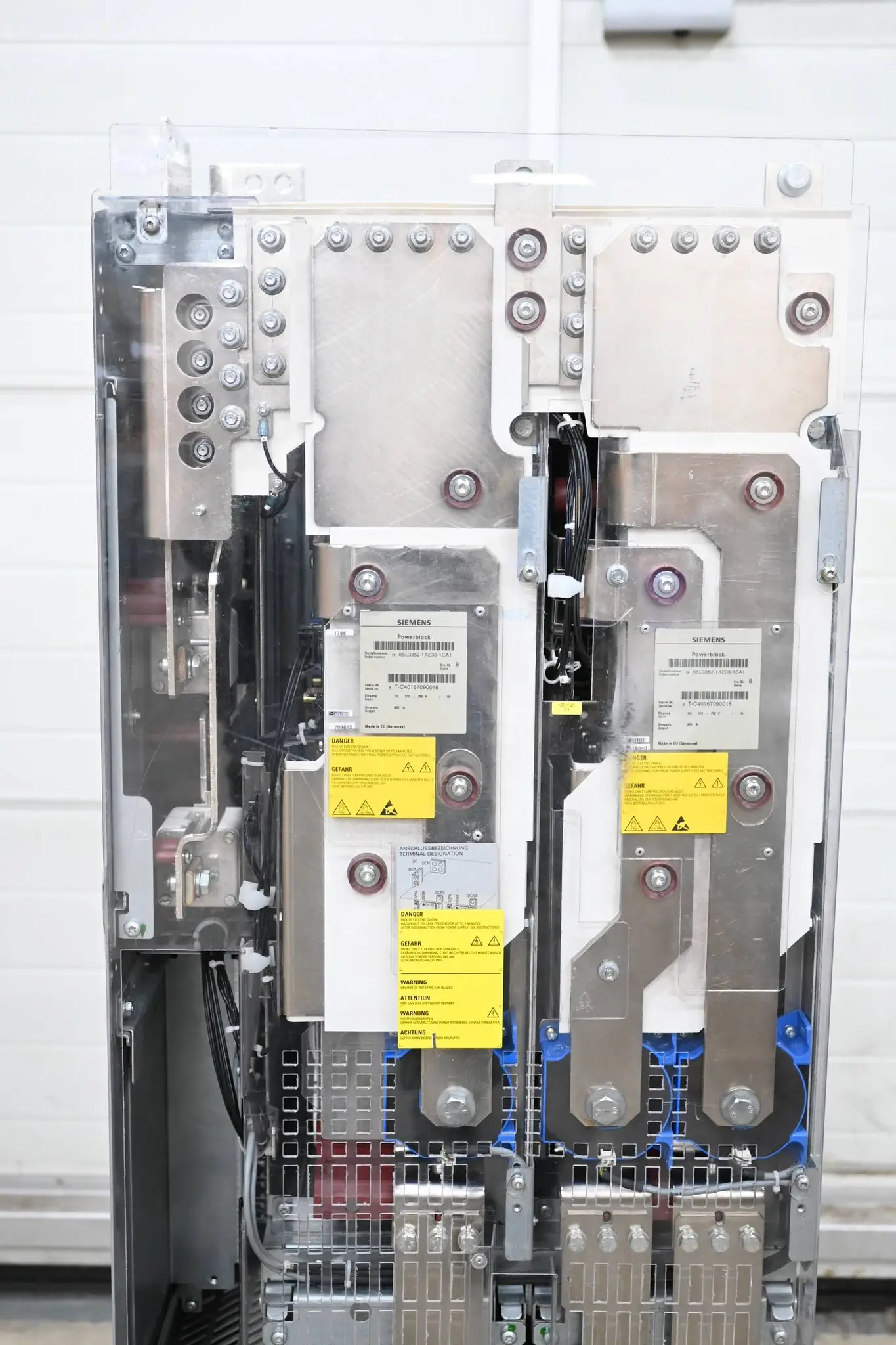 Produktfoto 1 von GENERALÜBERHOLT Siemens Sinamics MM 6SL3320-1TE36-1AA3 + 2x 6SL3352-1AE36-1CA1 A