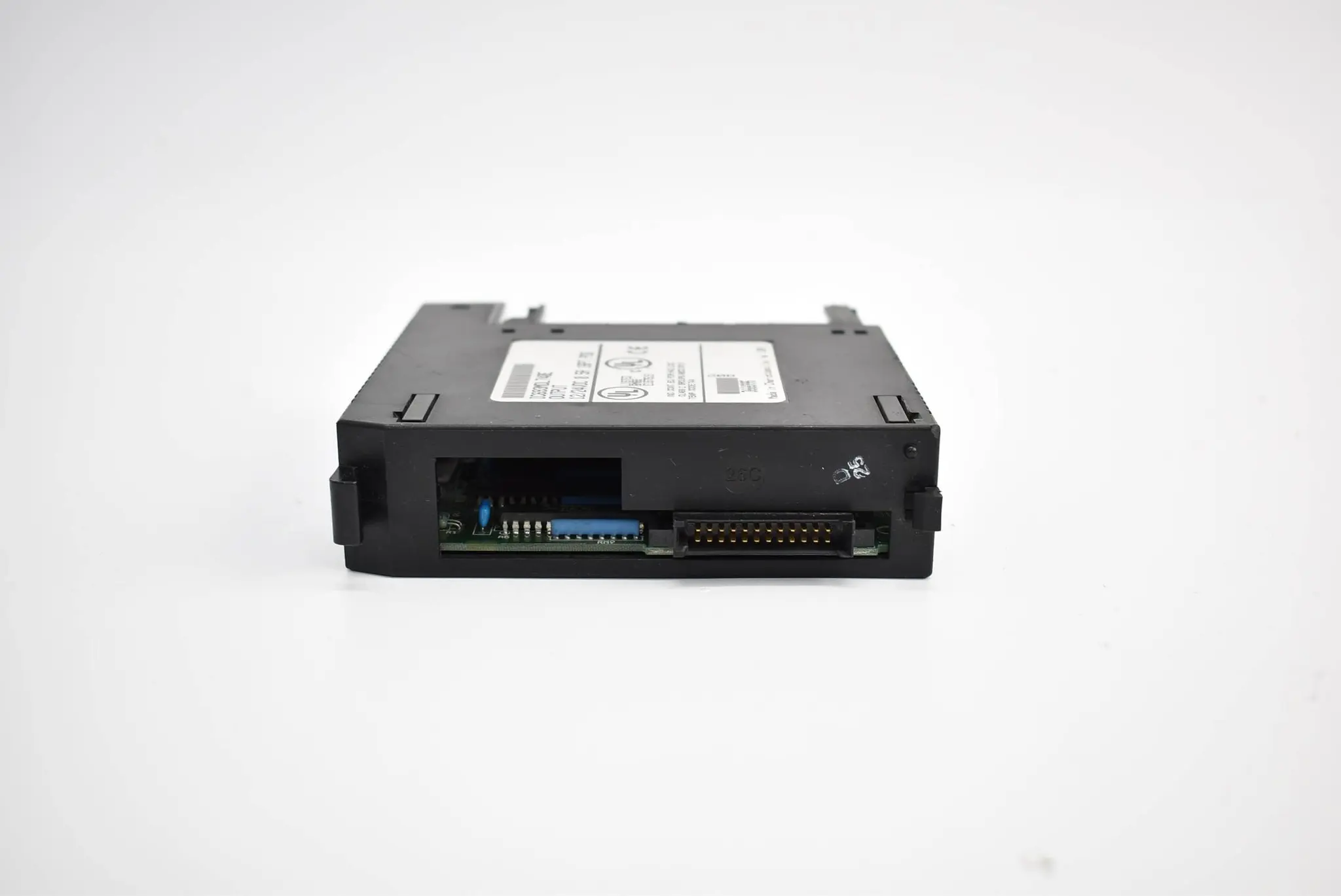 Produktfoto 1 von Fanuc Output Modul 12/24VDC 0,5A 16PT POS IC693MDL740E