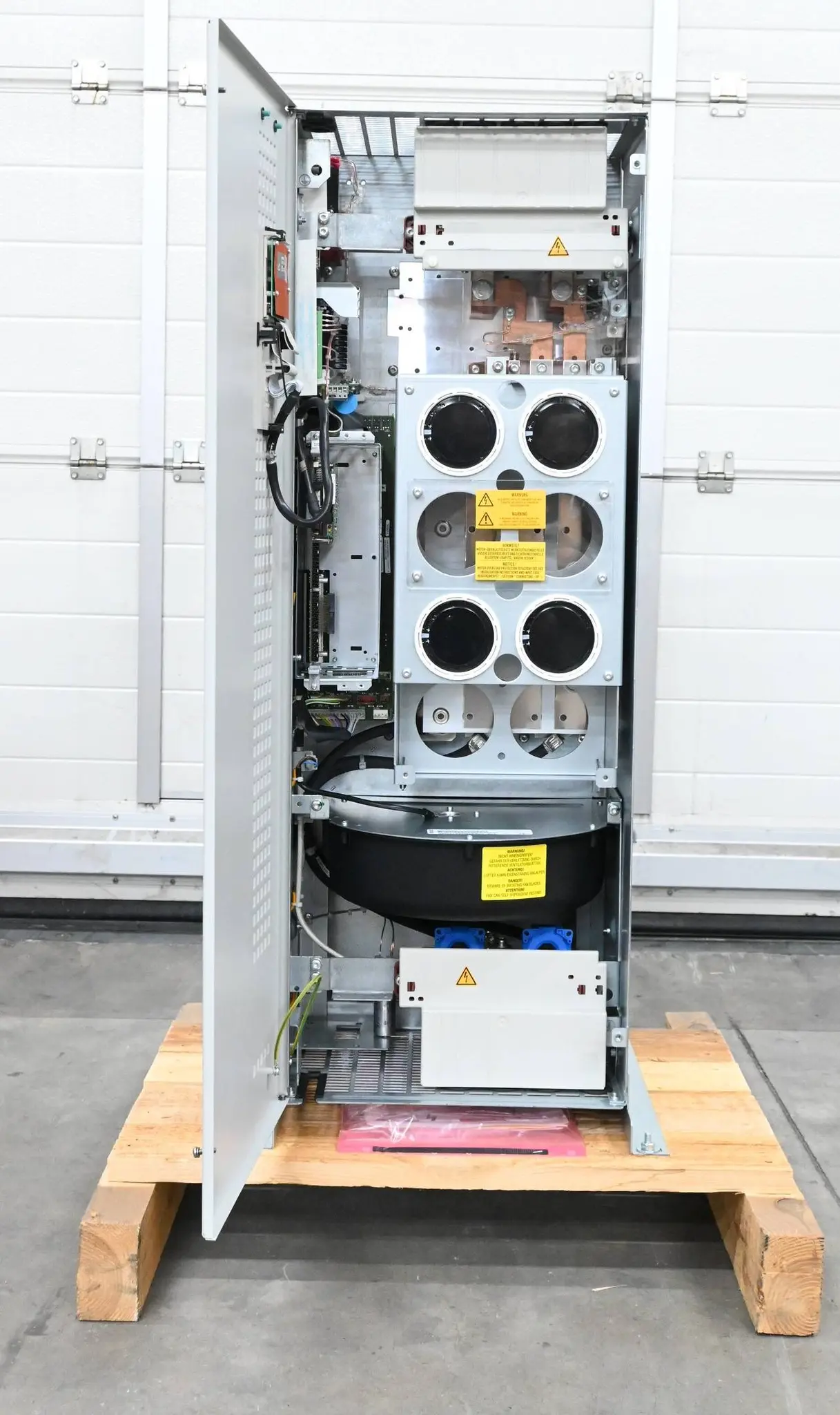 Produktfoto 1 von Siemens Simovert VC Wechselrichter 6SE7031-2TF60-Z ( Z= G91+K80+L30+M20+ ) E. H