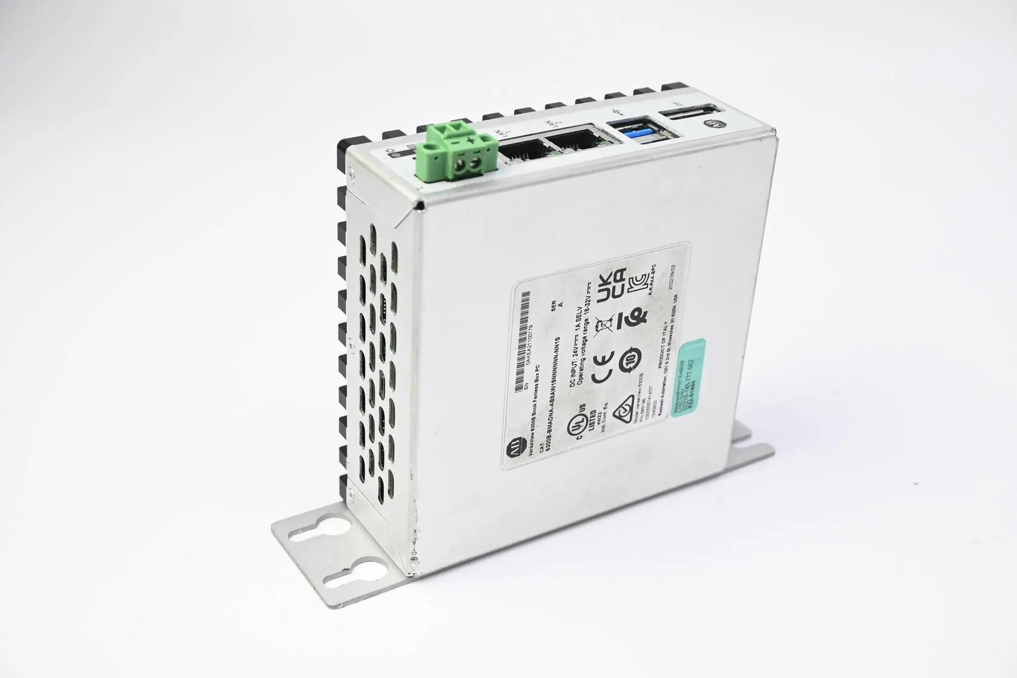 Produktfoto 1 von Allen Bradley VersaView 6300B Fanless Box PC 6300B-BMADNA-AB8AW19NNNNNN-NN1S