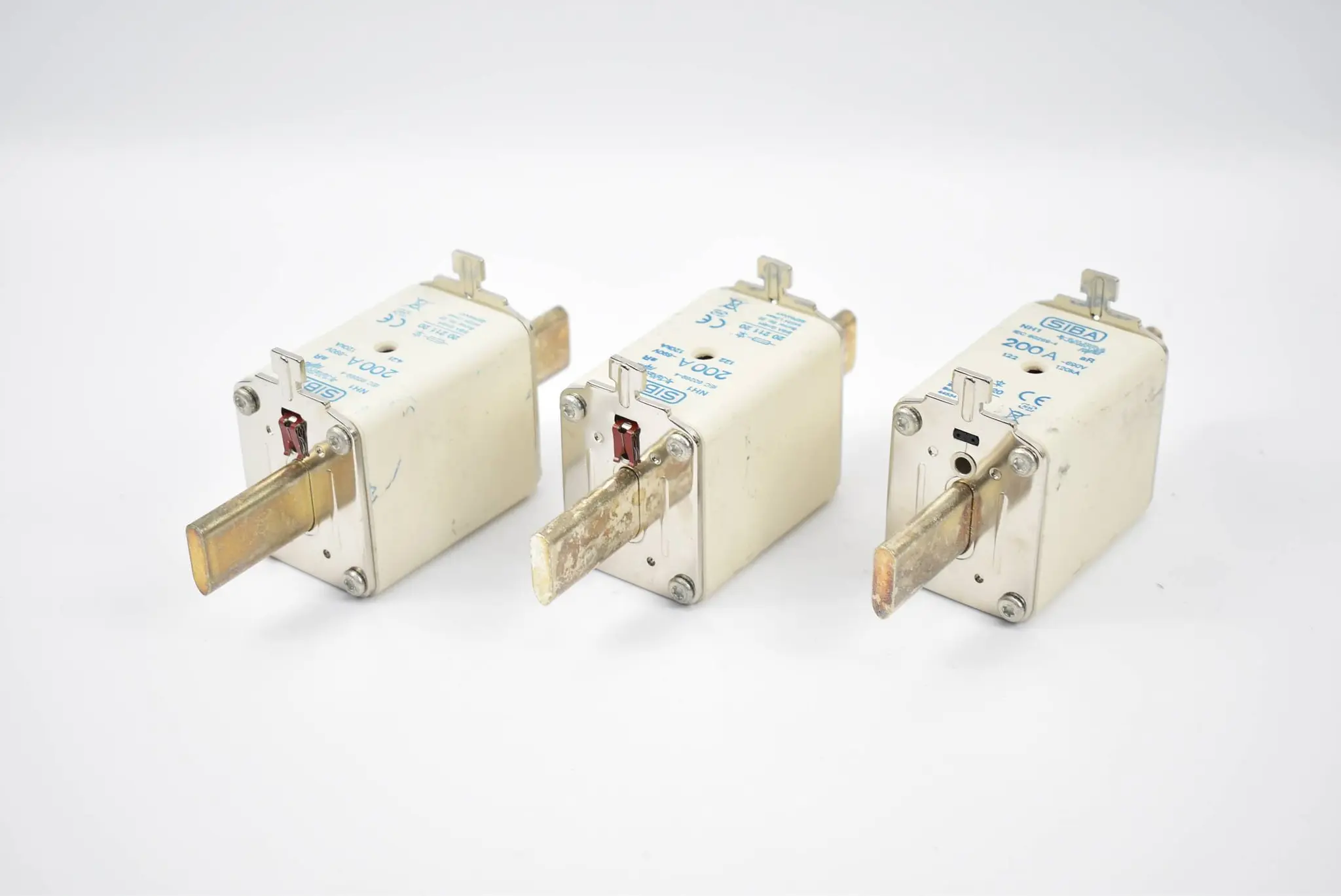 Produktfoto 1 von SIBA 3 URM Fuse-Link 200A 690V 2021120.200 ( 2021120 ) VE 3 Stück