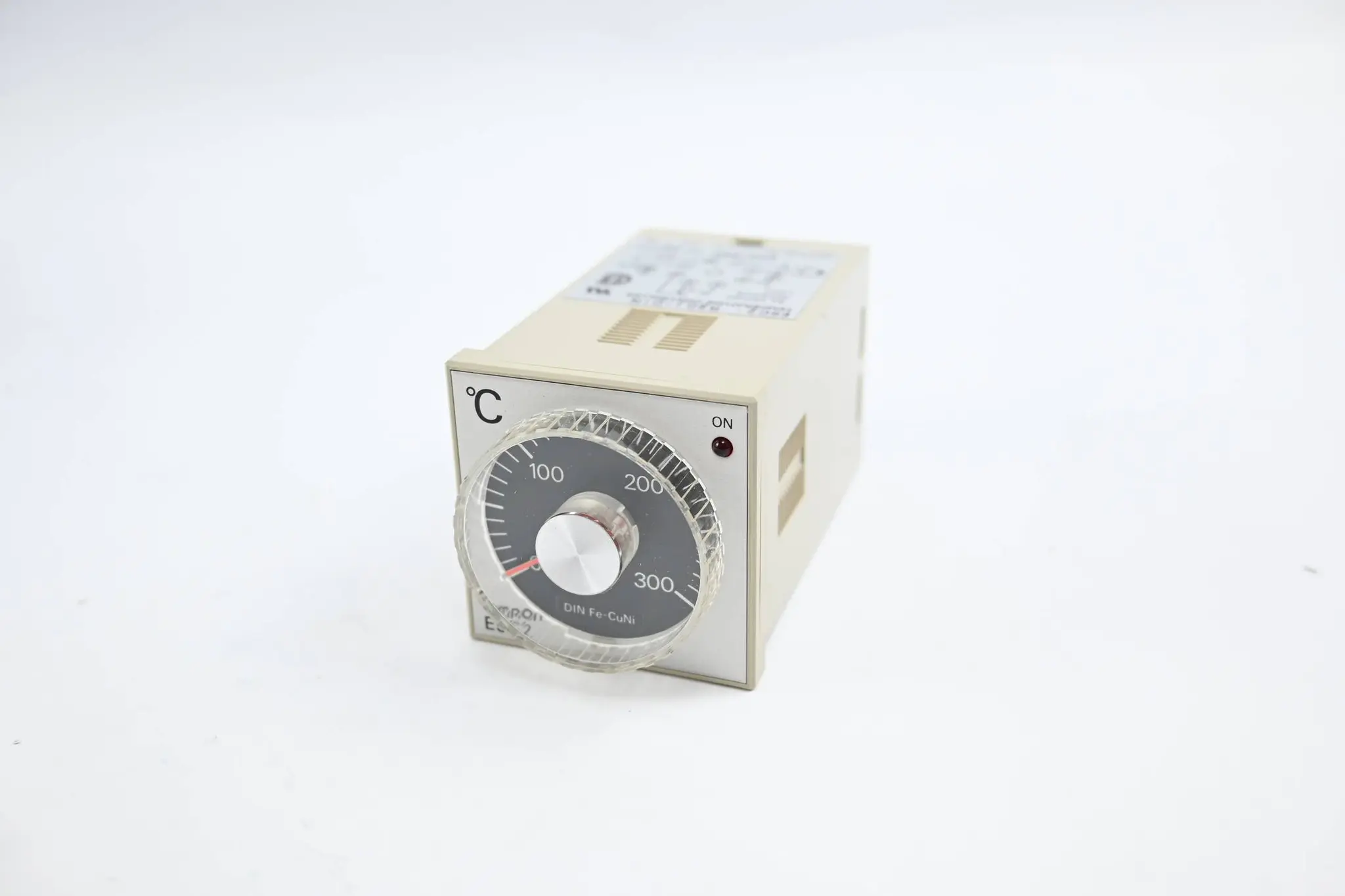 Produktfoto 1 von Omron Temperatur Controller 0-300 °C 220/240VAC ( E5C2-R20J DIN )
