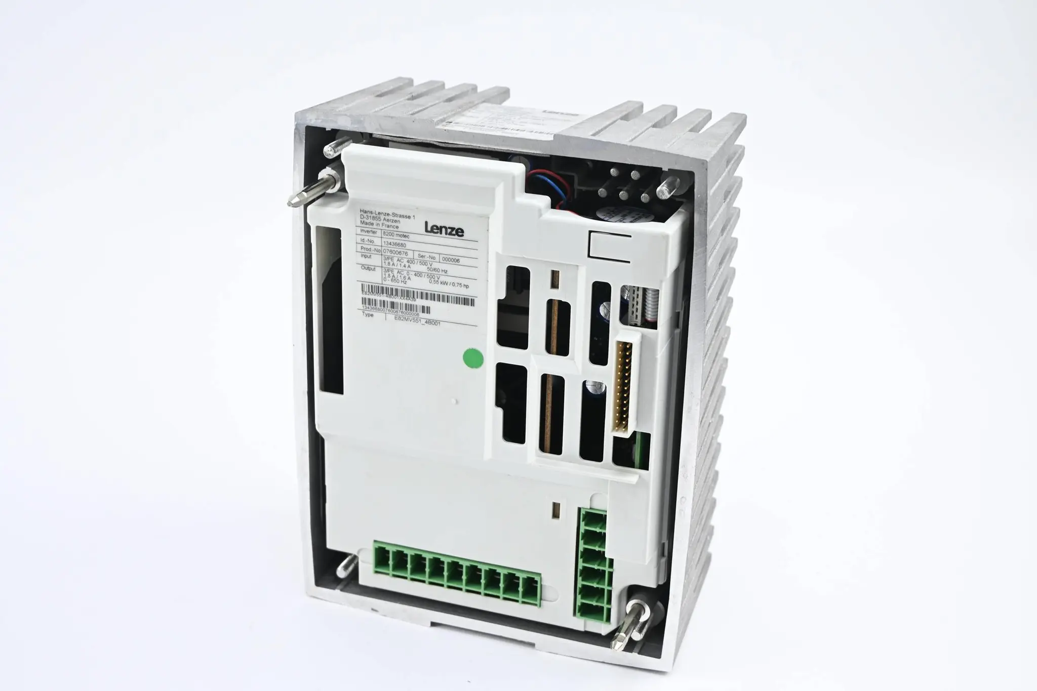 Produktfoto 1 von Lenze 8200 motec Frequenzumrichter E82MV551_4B001 ( 13436680 )