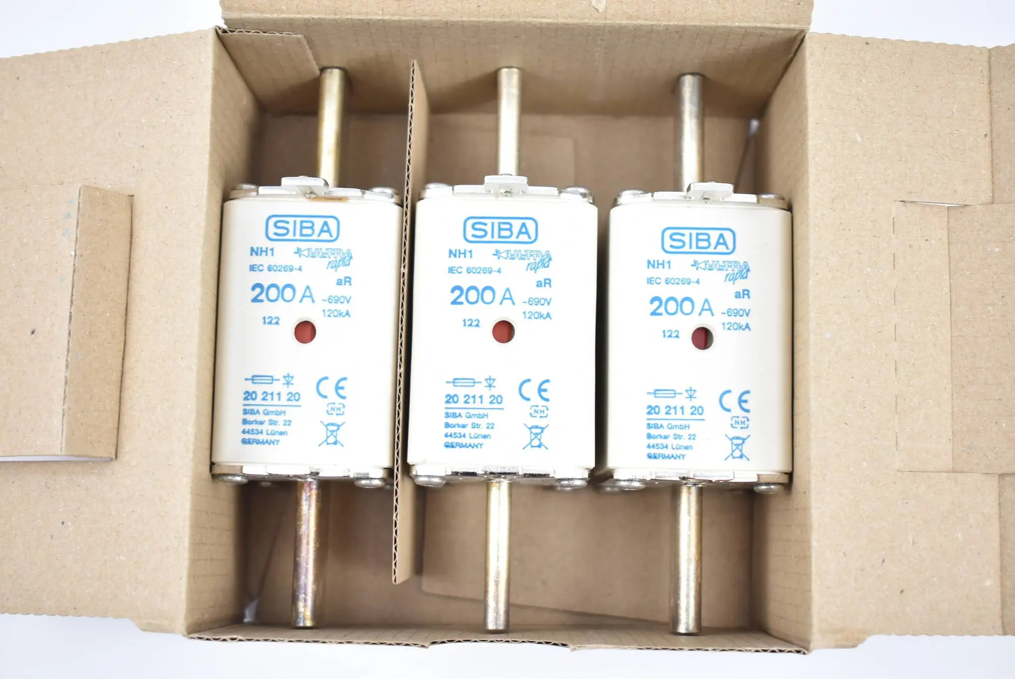 Produktfoto 1 von SIBA 3 URM Fuse-Link 200A 690V ( 2021120.200 ) VE 3 Stück