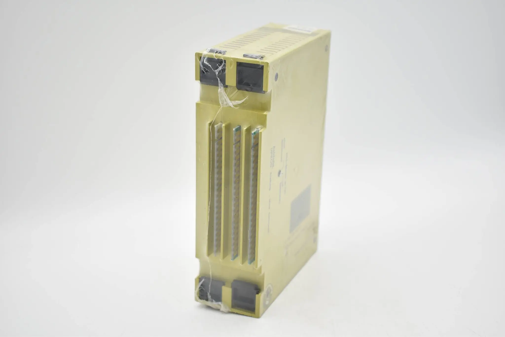 Produktfoto 1 von Pilz Zentraleinheit C-P8-ZE-8U-S ( 306090 )