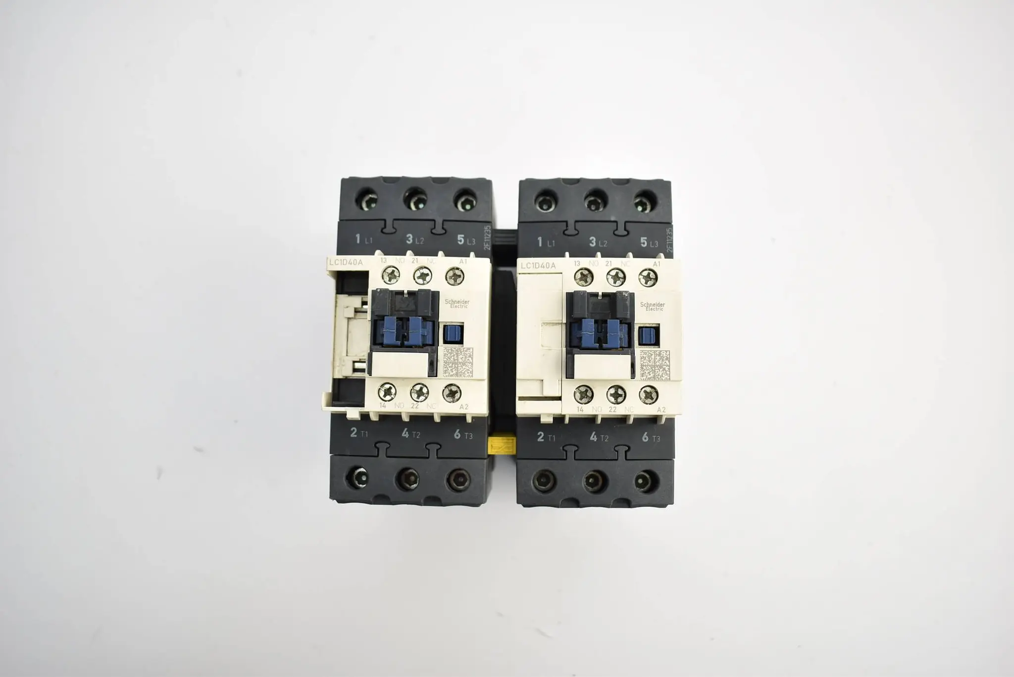 Produktfoto 1 von Schneider Electric Wendeschütz Schützkombinationen LC2D40AP7 LC1D40A