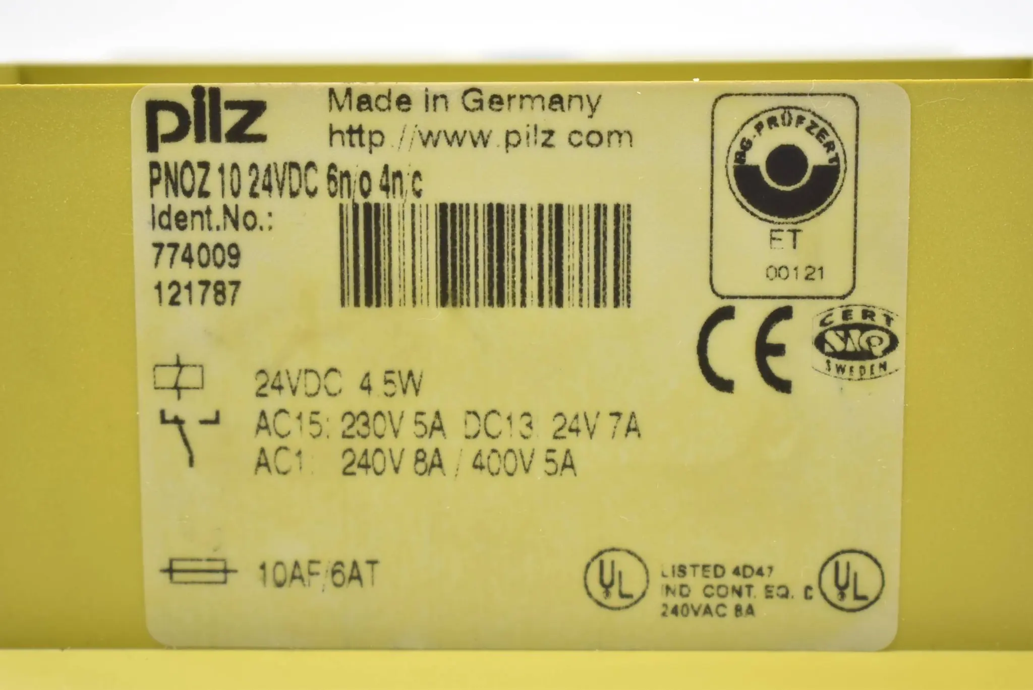 Produktfoto 1 von Pilz Sicherheitsschaltgerät PNOZ 10 24VDC 6n/o 4n/c ( 774009 )