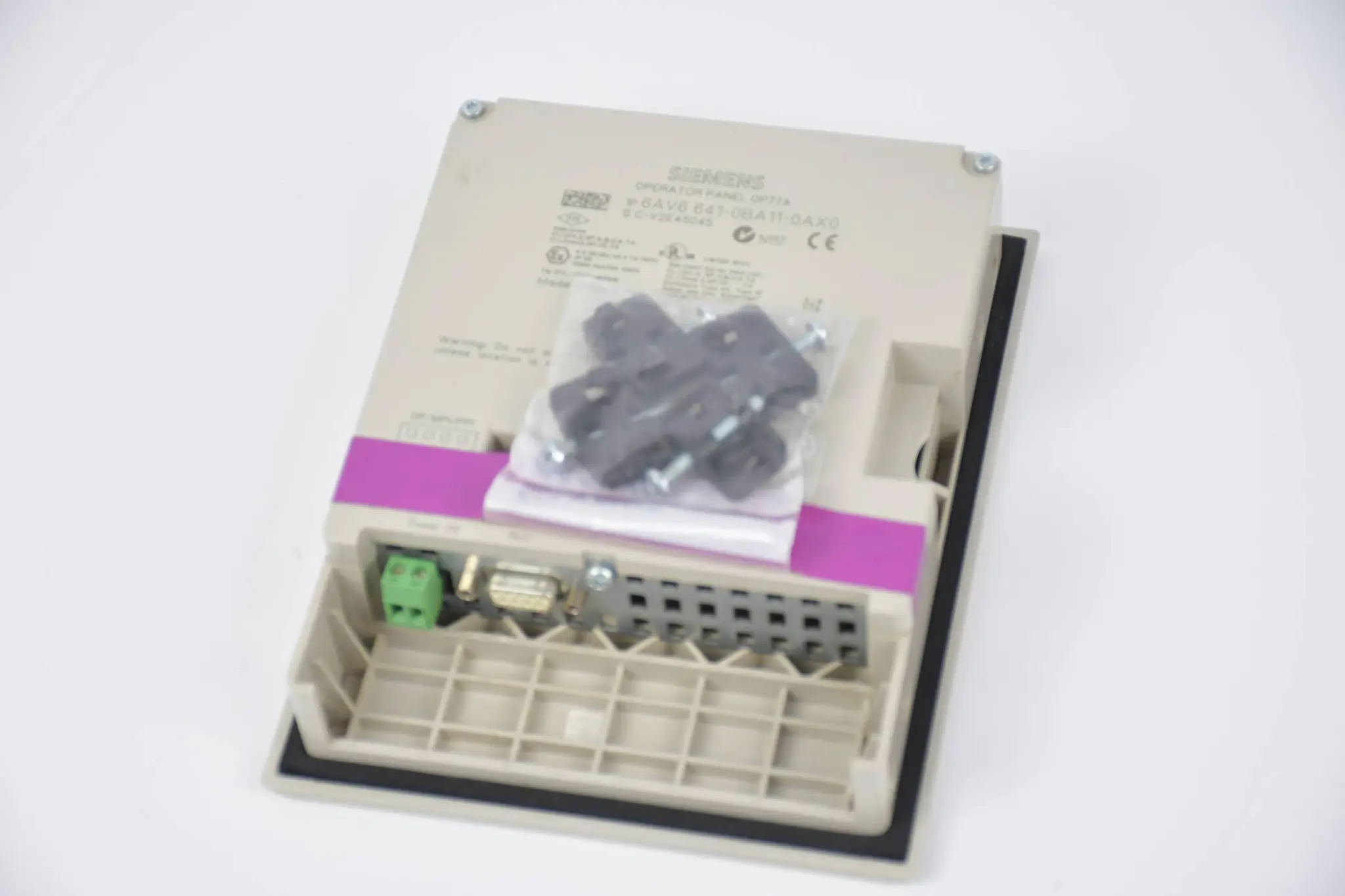 Produktfoto 1 von Siemens Operator Panel OP77A 6AV6641-0BA11-0AX0 ( 6AV6 641-0BA11-0AX0 )