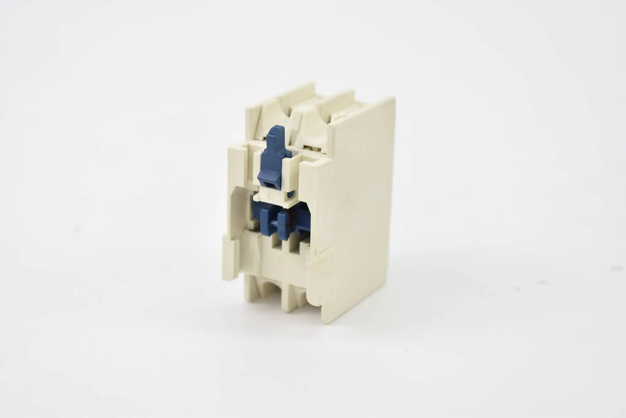 Produktfoto 1 von Schneider Electric Hilfskontaktblock LADN20 ( 038388 )