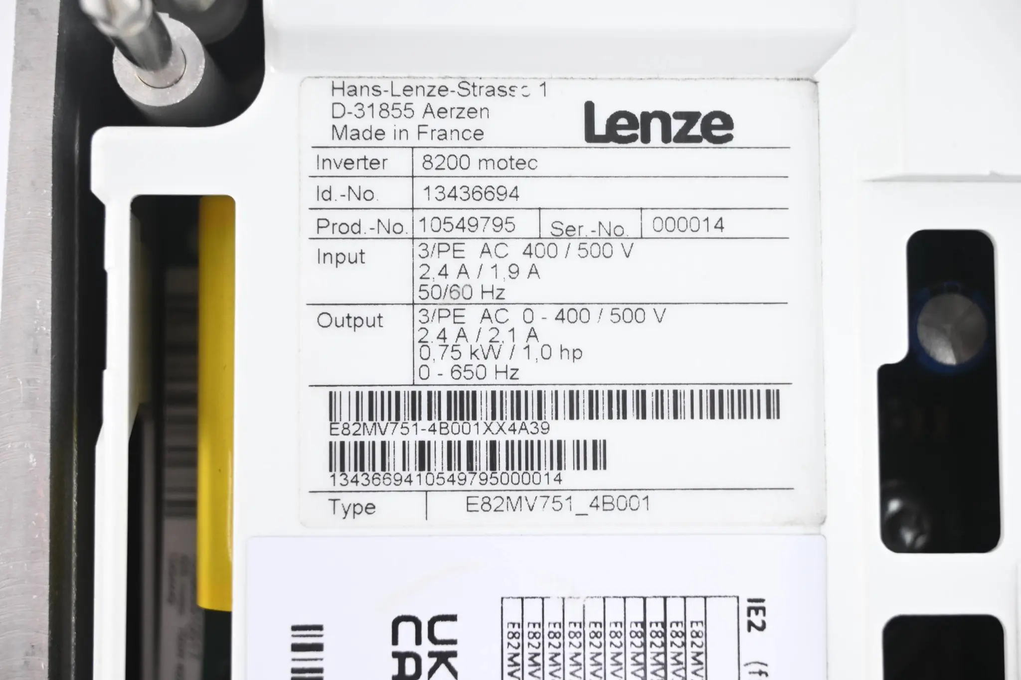 Produktfoto 1 von Lenze 8200 motec Frequenzumrichter E82MV751_4B001 ( 13436694 )