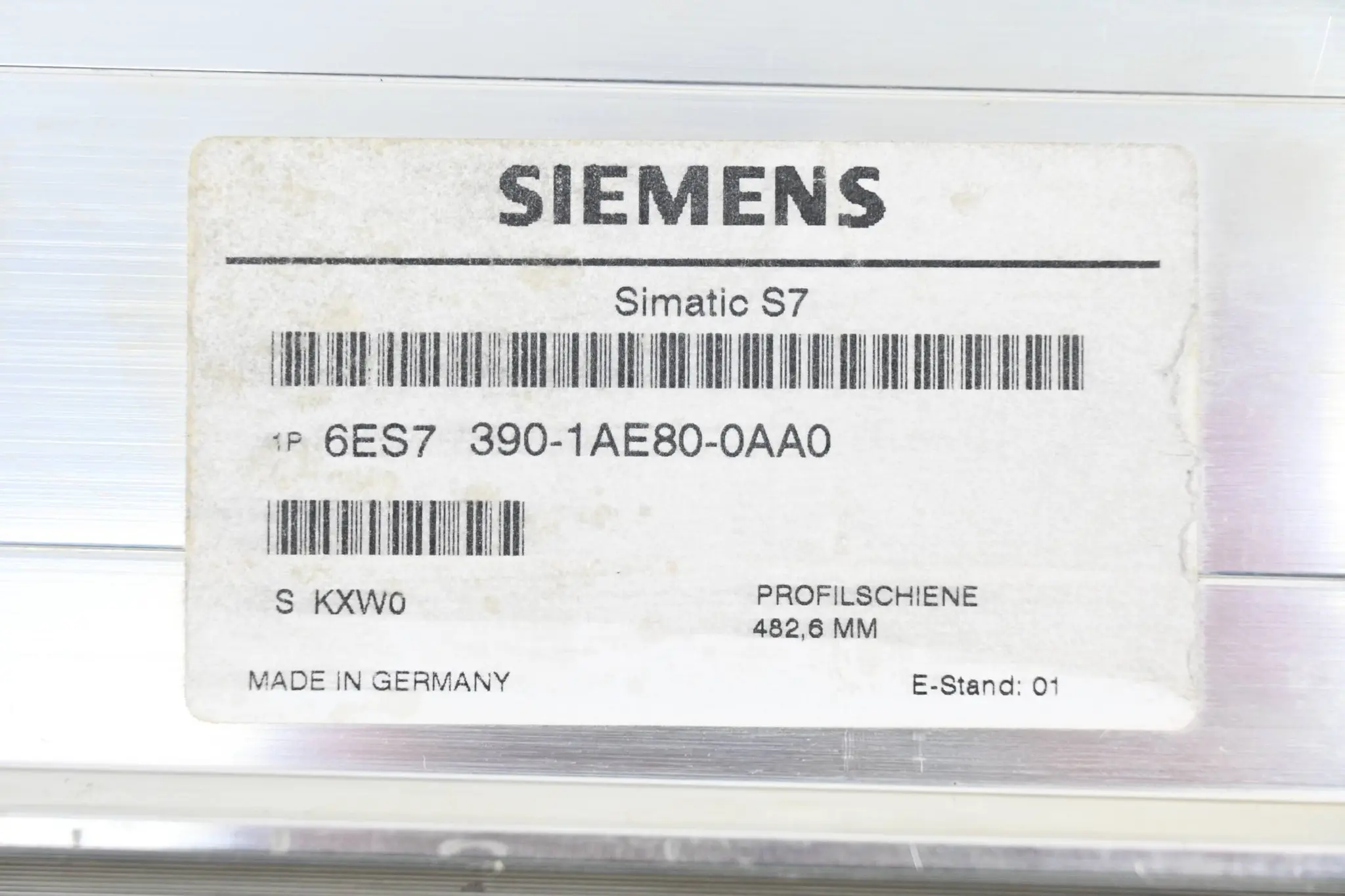 Produktfoto 1 von Siemens Simatic Profilschiene 6ES7390-1AE80-0AA0 ( 6ES7 390-1AE80-0AA0 ) 481mm